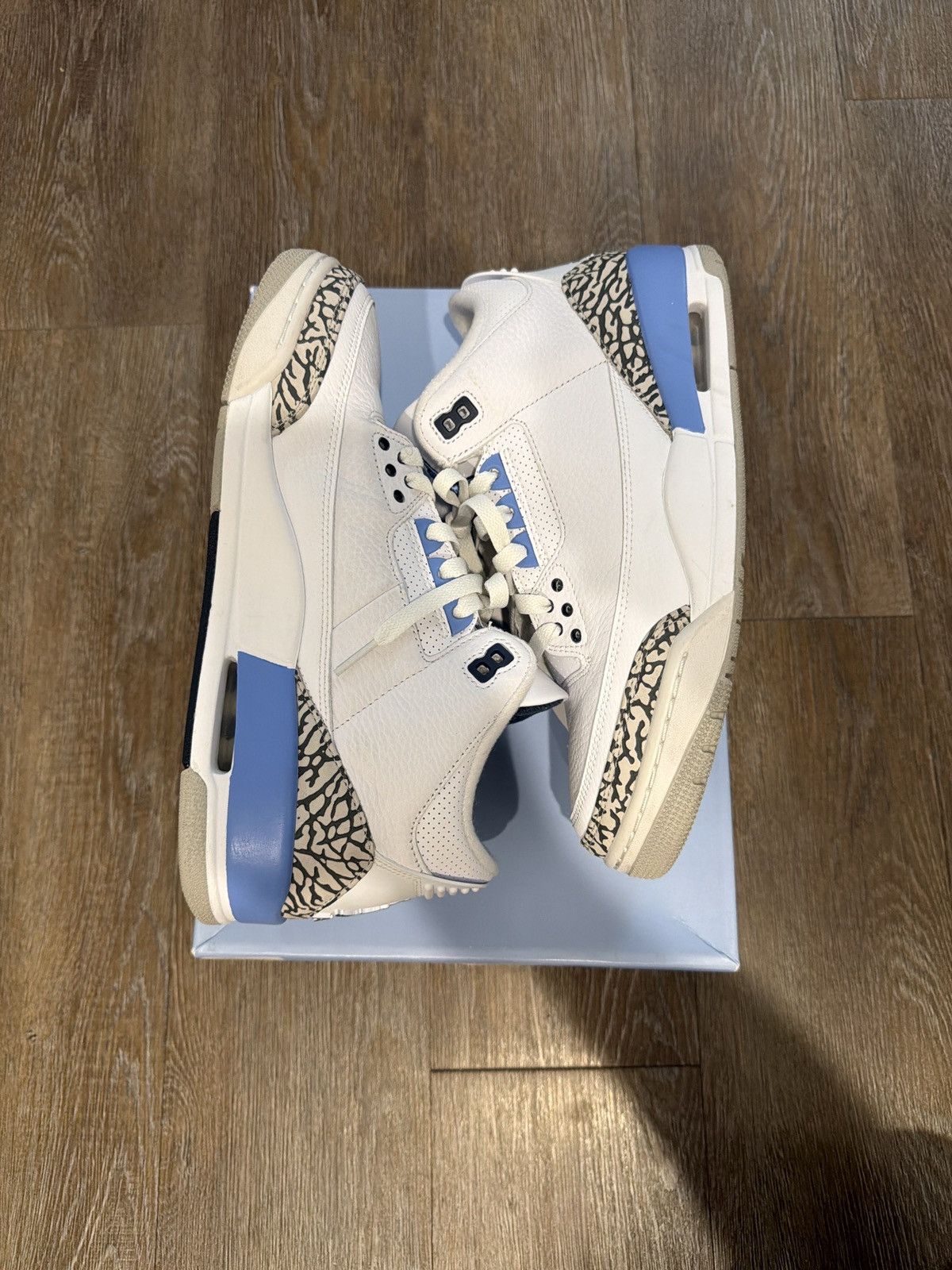 Jordan Brand Air Jordan 3 UNC Size US 9 / EU 42 - 2 Thumbnail