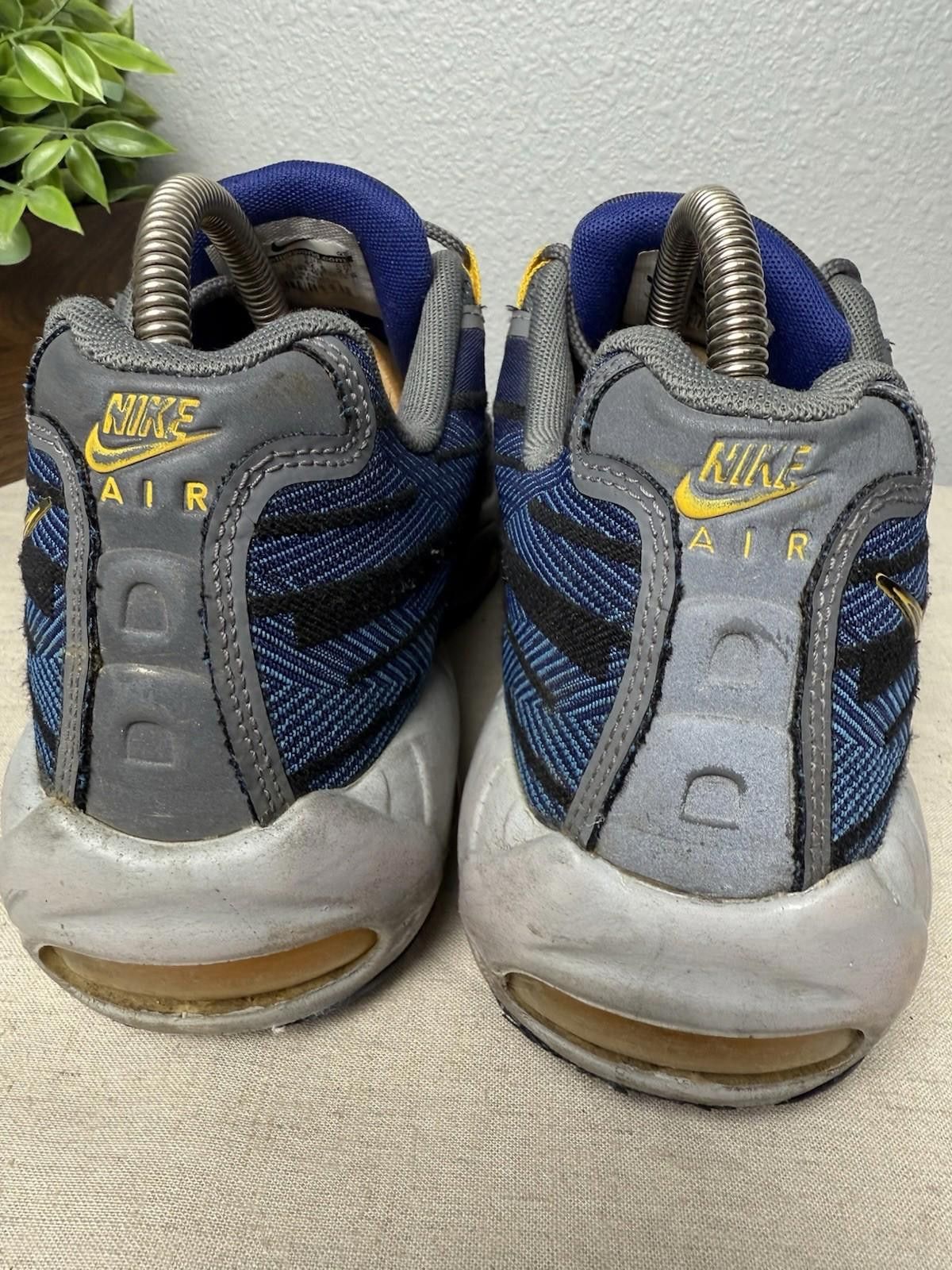 Nike Size 9- Nike Air Max 95 Blue/Yellow/Black Pre/owned Size US 9 / EU 42 - 6 Thumbnail