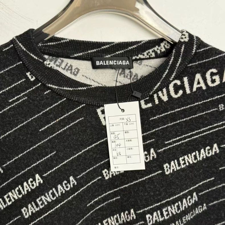 Balenciaga Balenciaga Black bullet screen printed cardigan Size US XS / EU 42 / 0 - 2 Thumbnail
