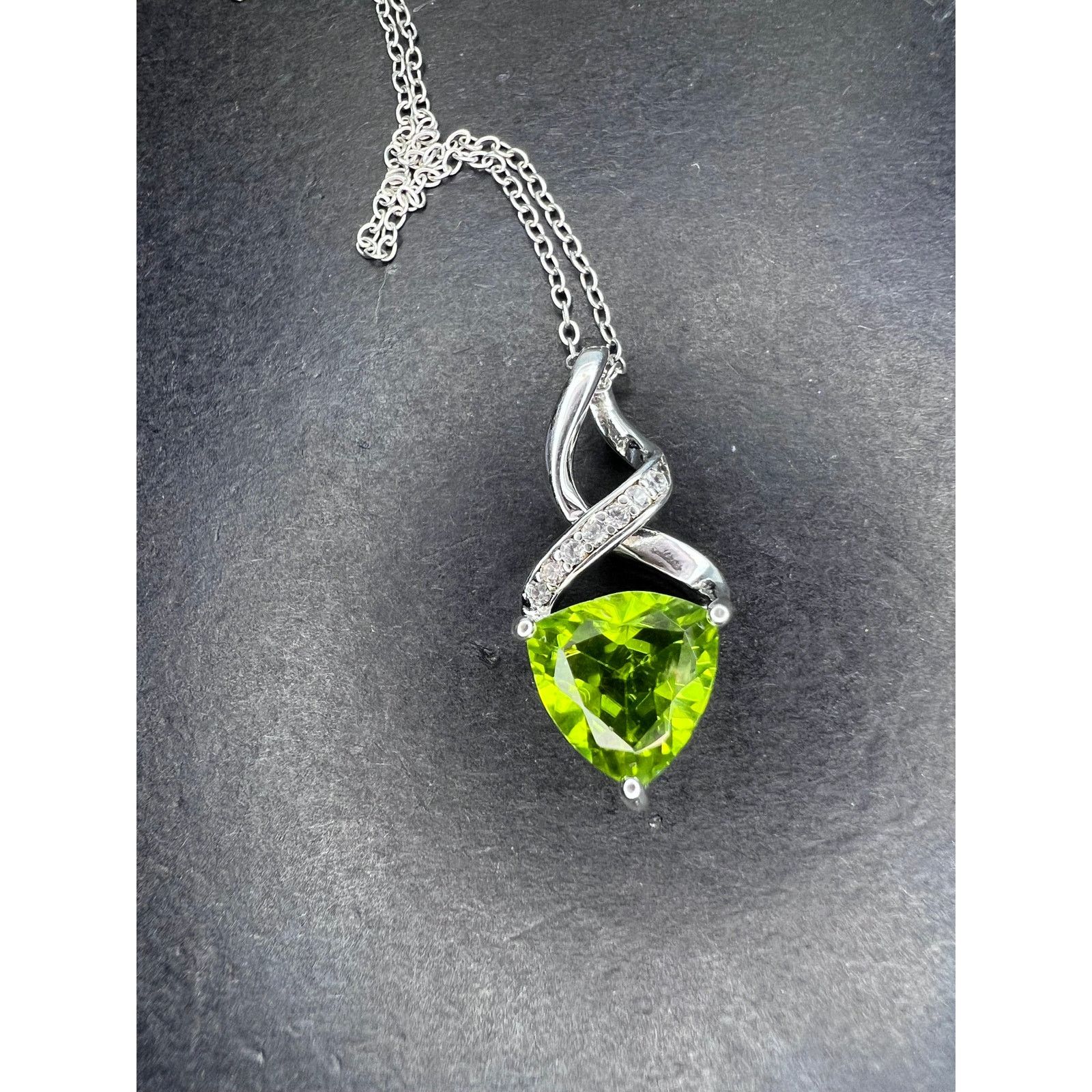 Other Trilliant cut peridot and sterling silver pendant and chain Size ONE SIZE - 4 Thumbnail