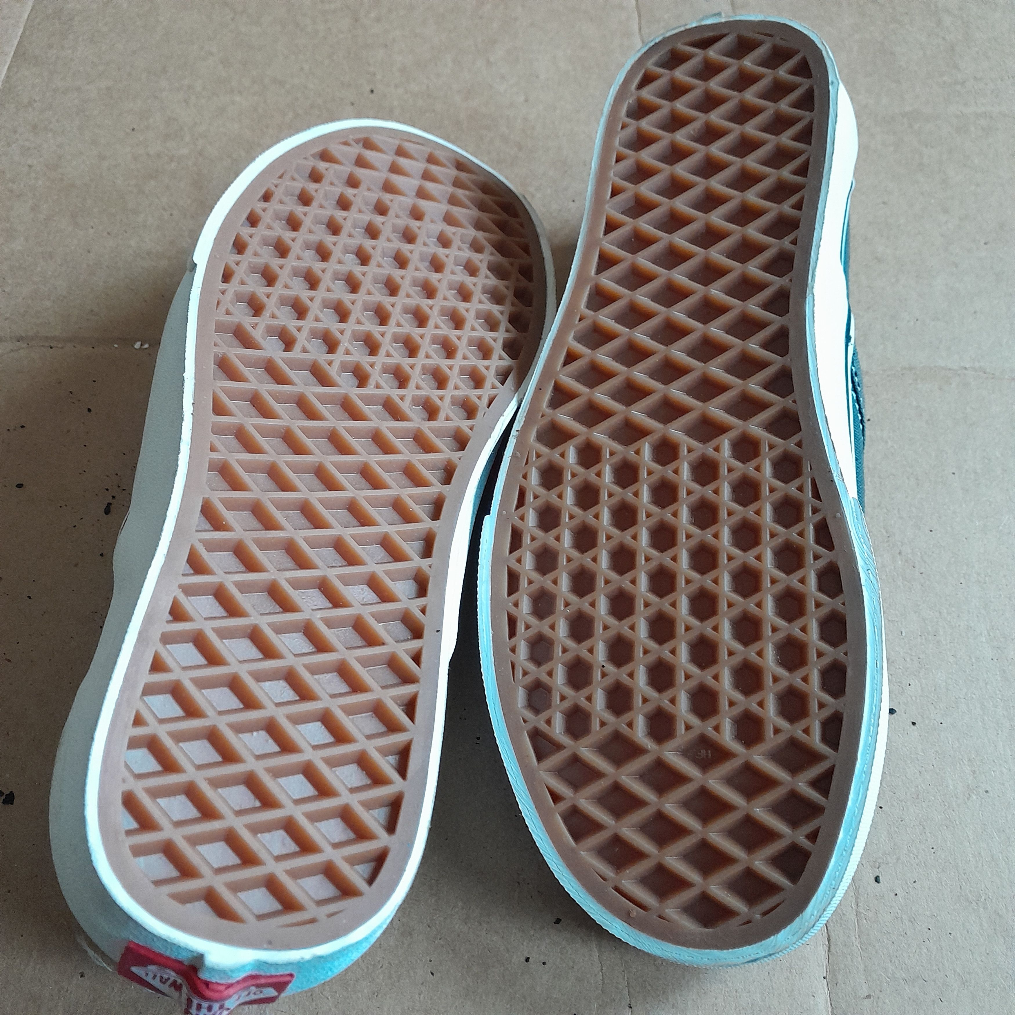 Vans Vans Classic Women’s Gray Slip-on Skateboard Sneakers Size US 6 / IT 36 - 8 Thumbnail