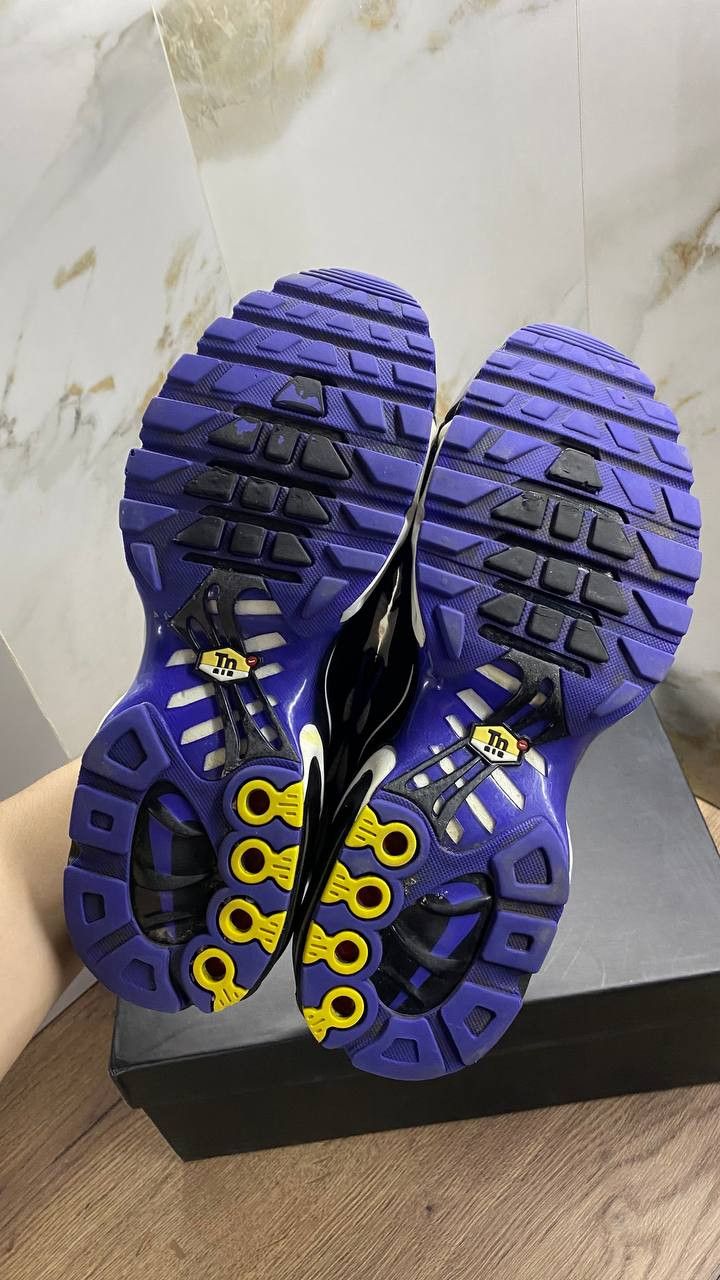 Nike Nike Air Max Plus Size US 9 / EU 42 - 4 Thumbnail