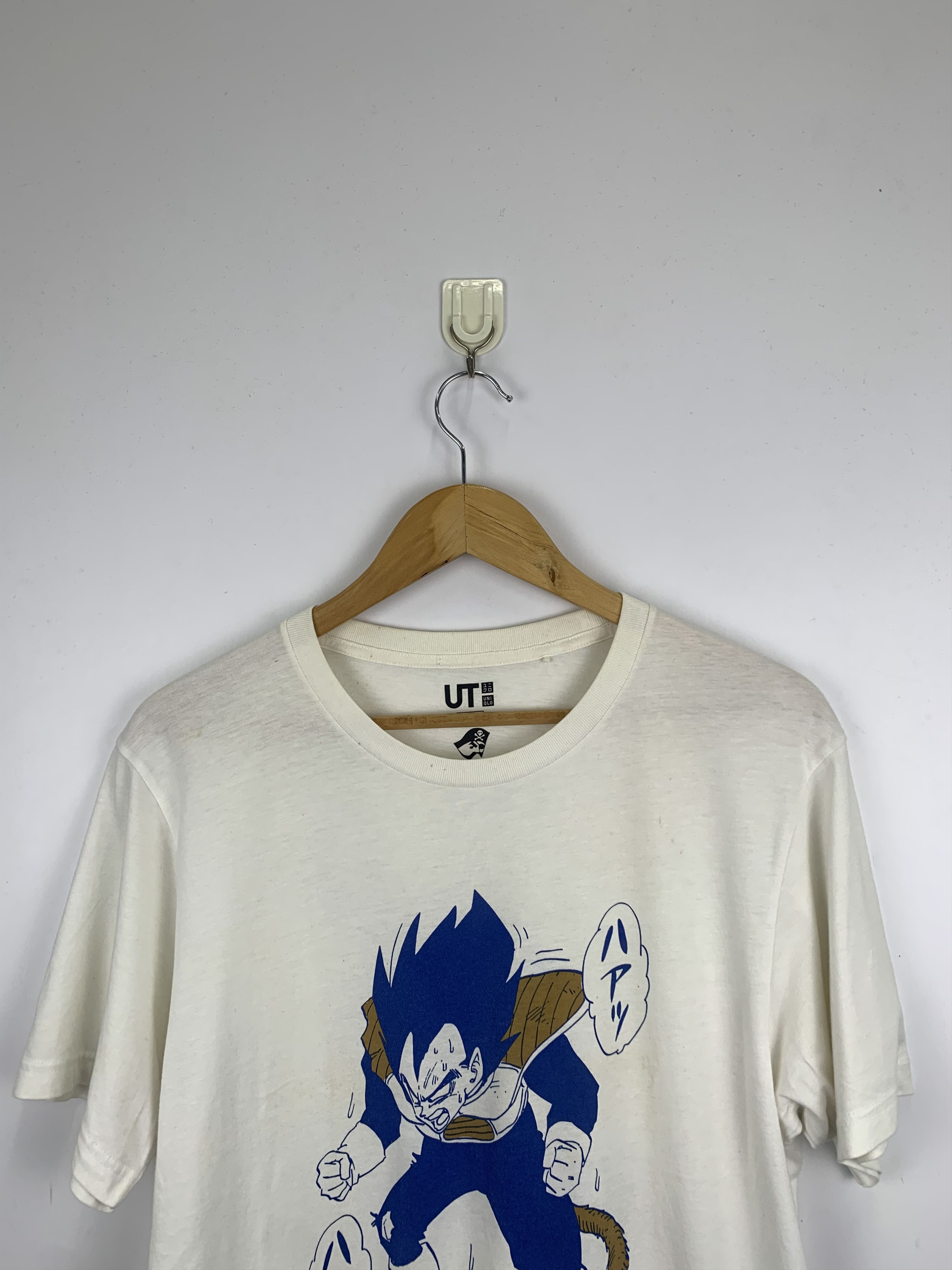 Uniqlo Uniqlo Dragonball Super Saiyan Tee TA0085 Size US L / EU 52-54 / 3 - 2 Thumbnail