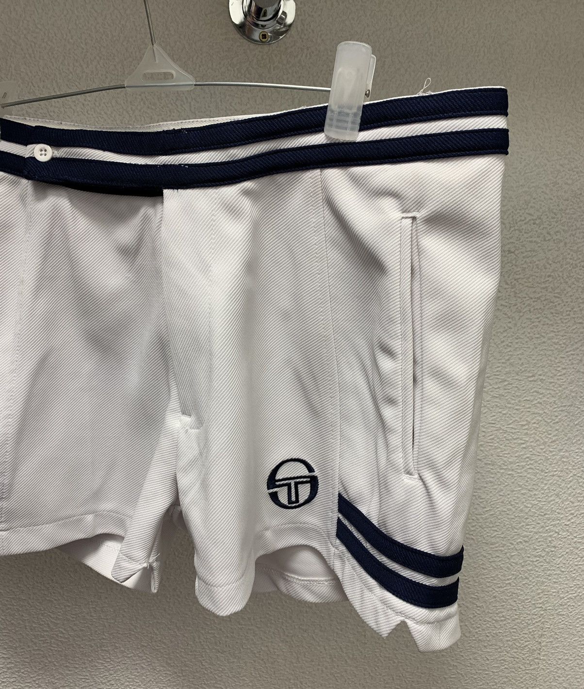 Sergio Tacchini Sergio tacchini archival clothing white shorts M 32 as Size US 32 / EU 48 - 3 Thumbnail