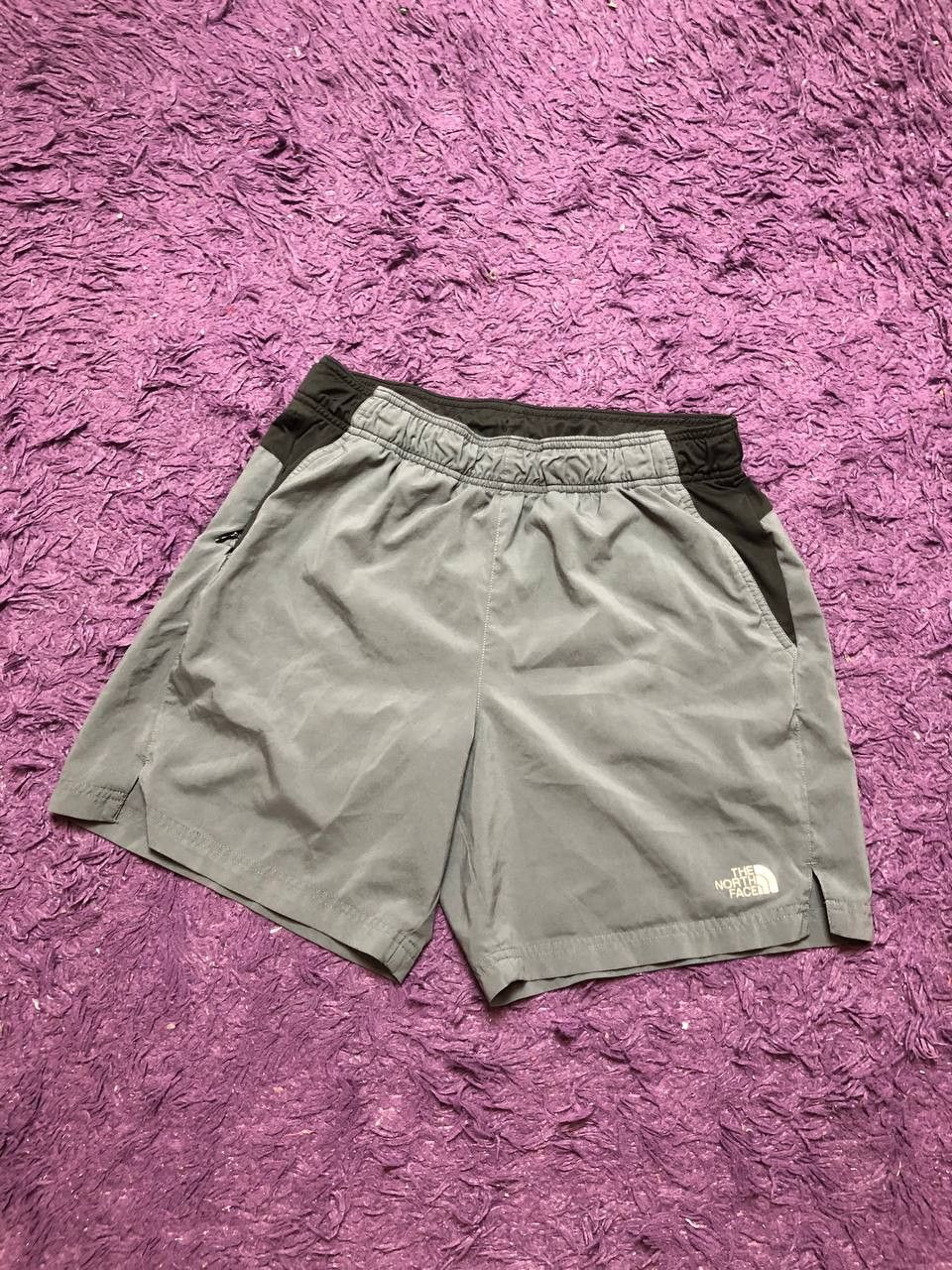 The North Face The North Face Shorts Size US 32 / EU 48 - 2 Thumbnail