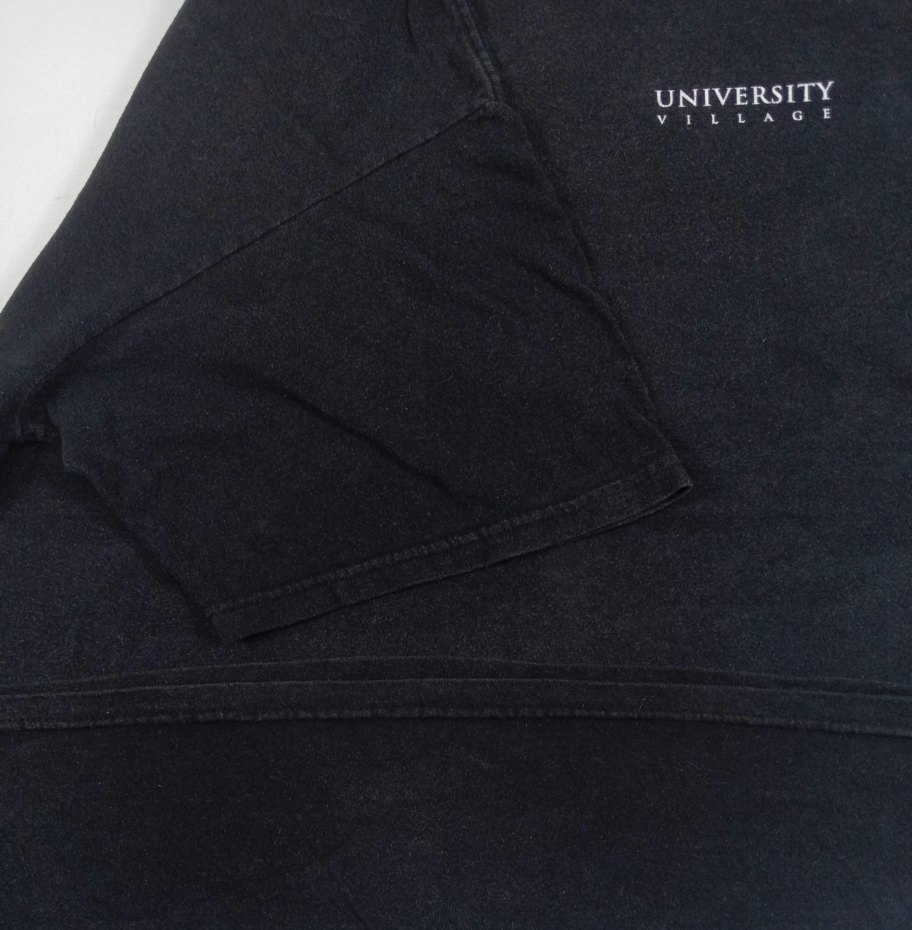 Vintage Vintage University Village Sacramento California T Shirt Size US XL / EU 56 / 4 - 5 Thumbnail