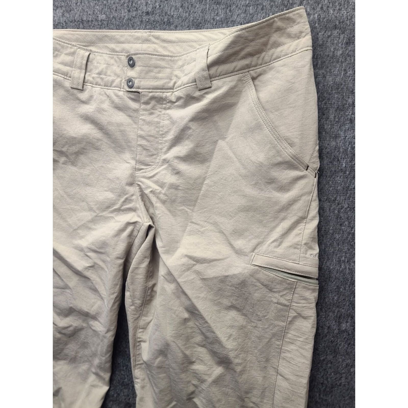 Vintage Columbia Titanium Capris Womens 12 Regular Fit 34x21 Roll Up Omni Shade Gorpcore Capris Pants Beige Polyester Zip Button Size ONE SIZE - 7 Thumbnail