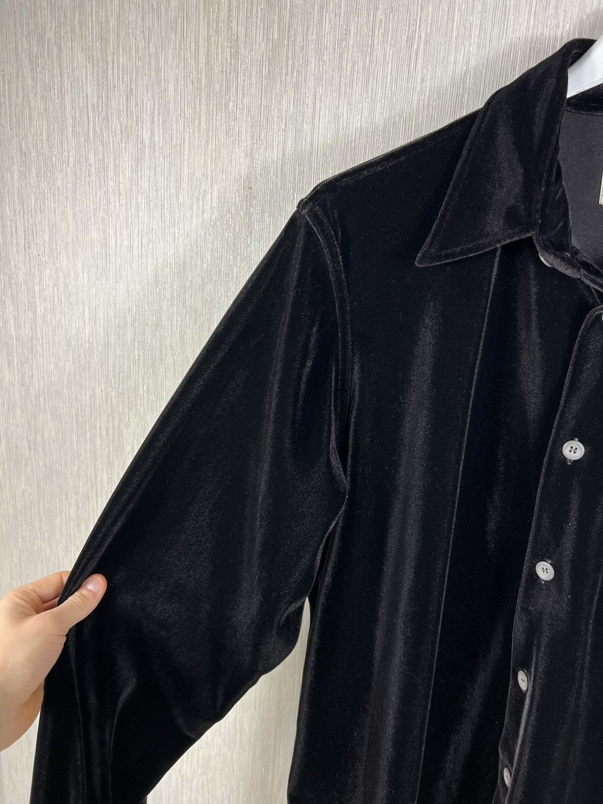 Giorgio Armani Vintage Giorgio Armani Milano velvet shiny luxury shirt Size US L / EU 52-54 / 3 - 20 Thumbnail