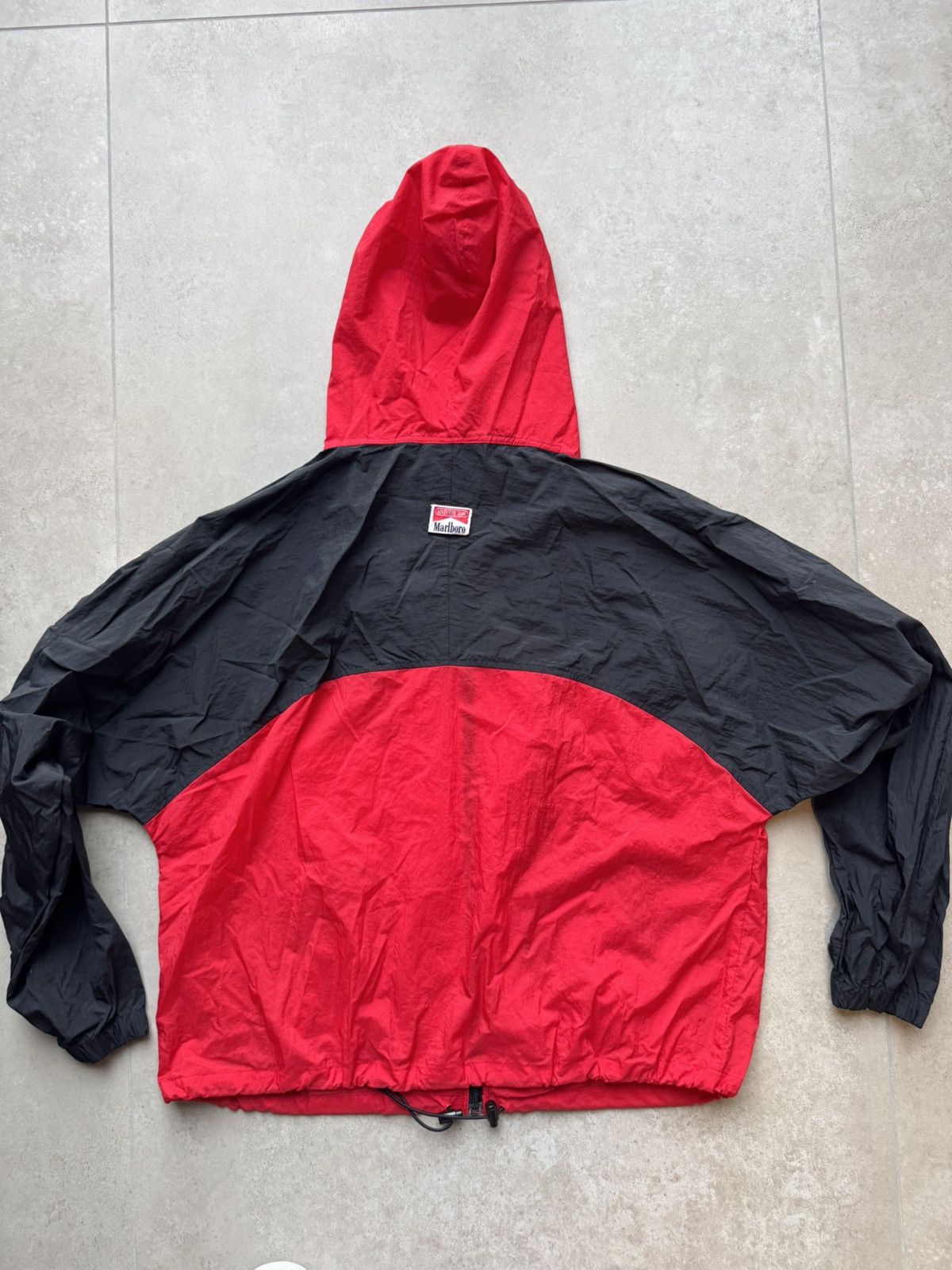 Marlboro race winds breaker