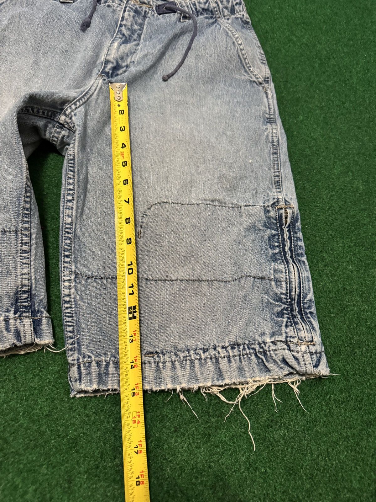 Levi's Y2K Distressed Baggy Cargo Jorts Skater Grunge Denim Shorts Size US 32 / EU 48 - 5 Thumbnail