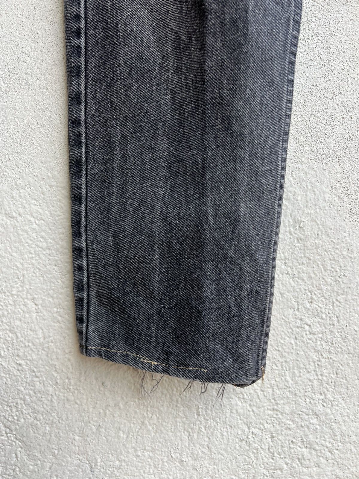 Levi's 1996 Levi’s 505 Orange Tab Fade Black Distress Denim Jeans Size US 35 - 10 Thumbnail