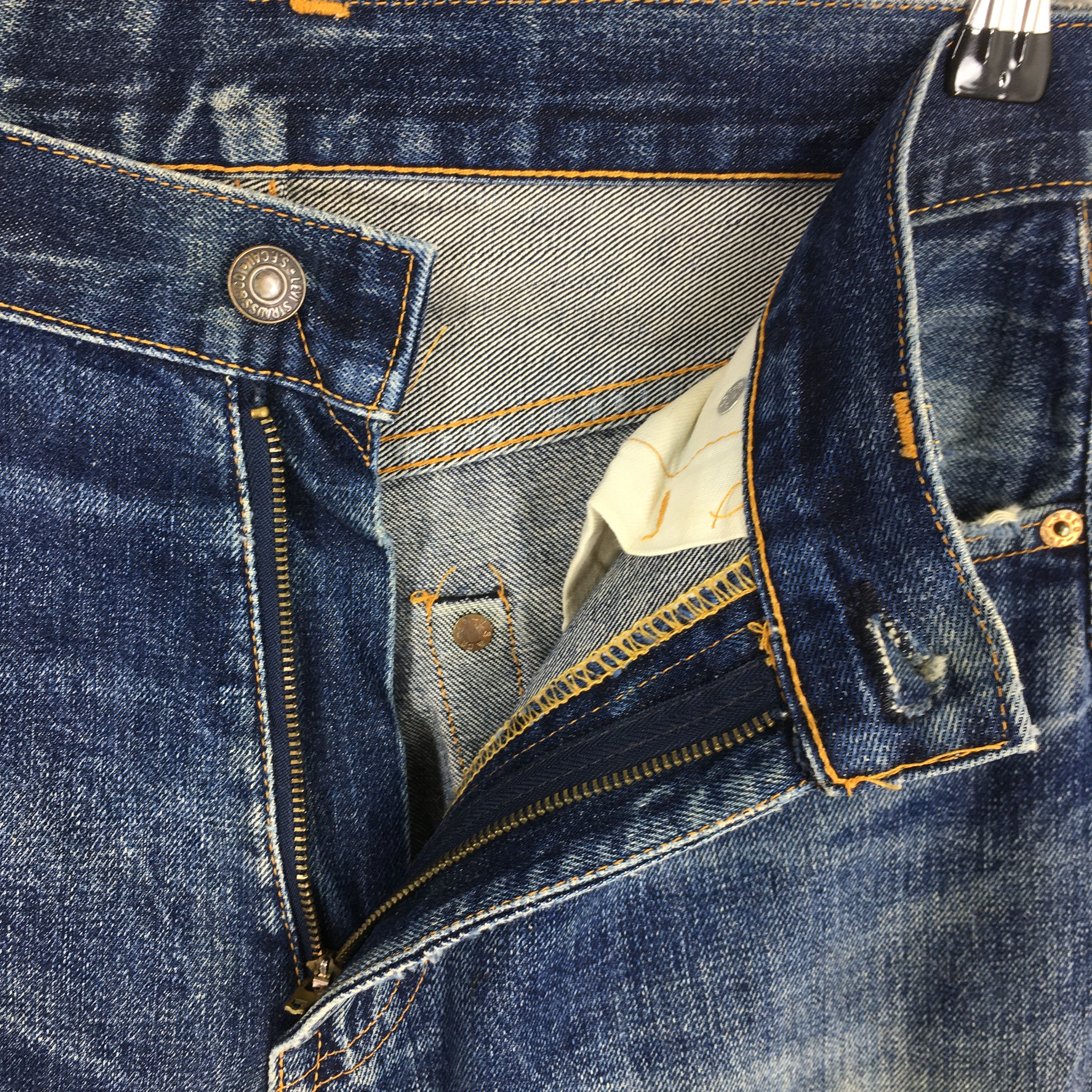 Size 29x31.5 Vintage Levi's 551ZXX Faded Blue Jeans