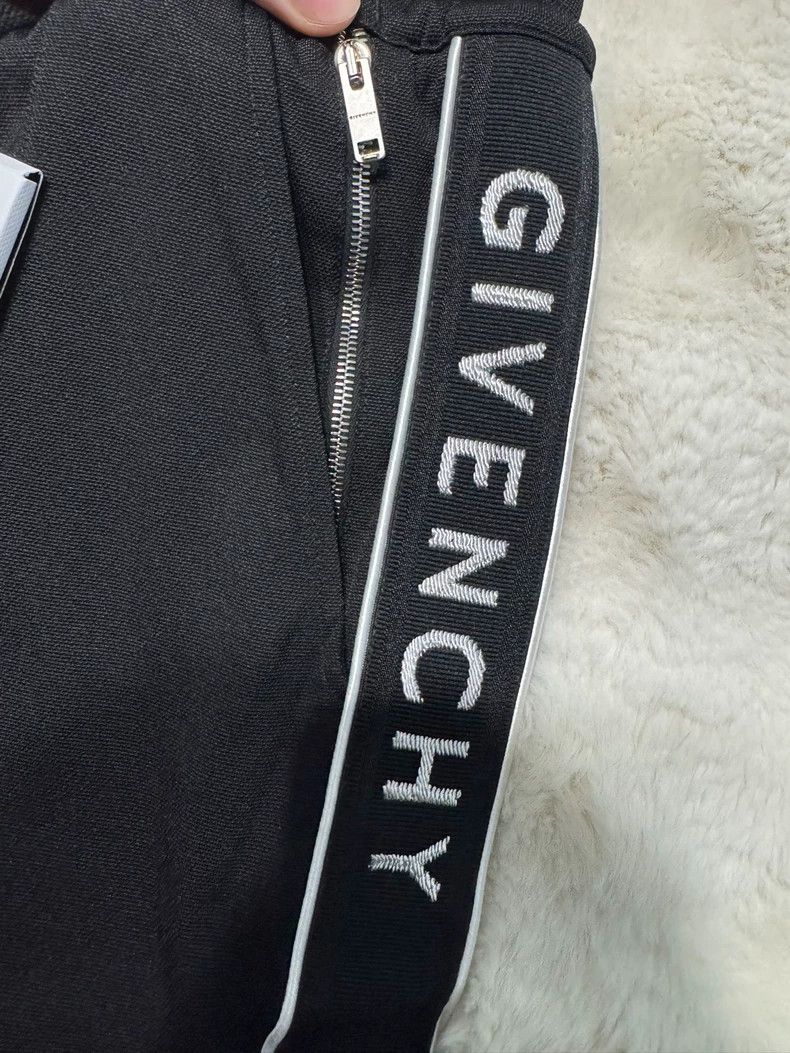 Givenchy Givenchy size xs String standard trousers and casual trouse Size US 28 / EU 44 - 7 Thumbnail