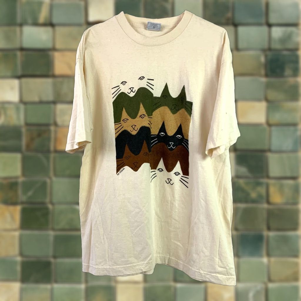 Vintage VINTAGE Beach Balls T-Shirt Unisex Adults XL White 100% Cotton Crew Neck Short Sleeve Abstract Art Stacked Cats Tee Shirt Size US XL / EU 56 / 4 - 1 Thumbnail