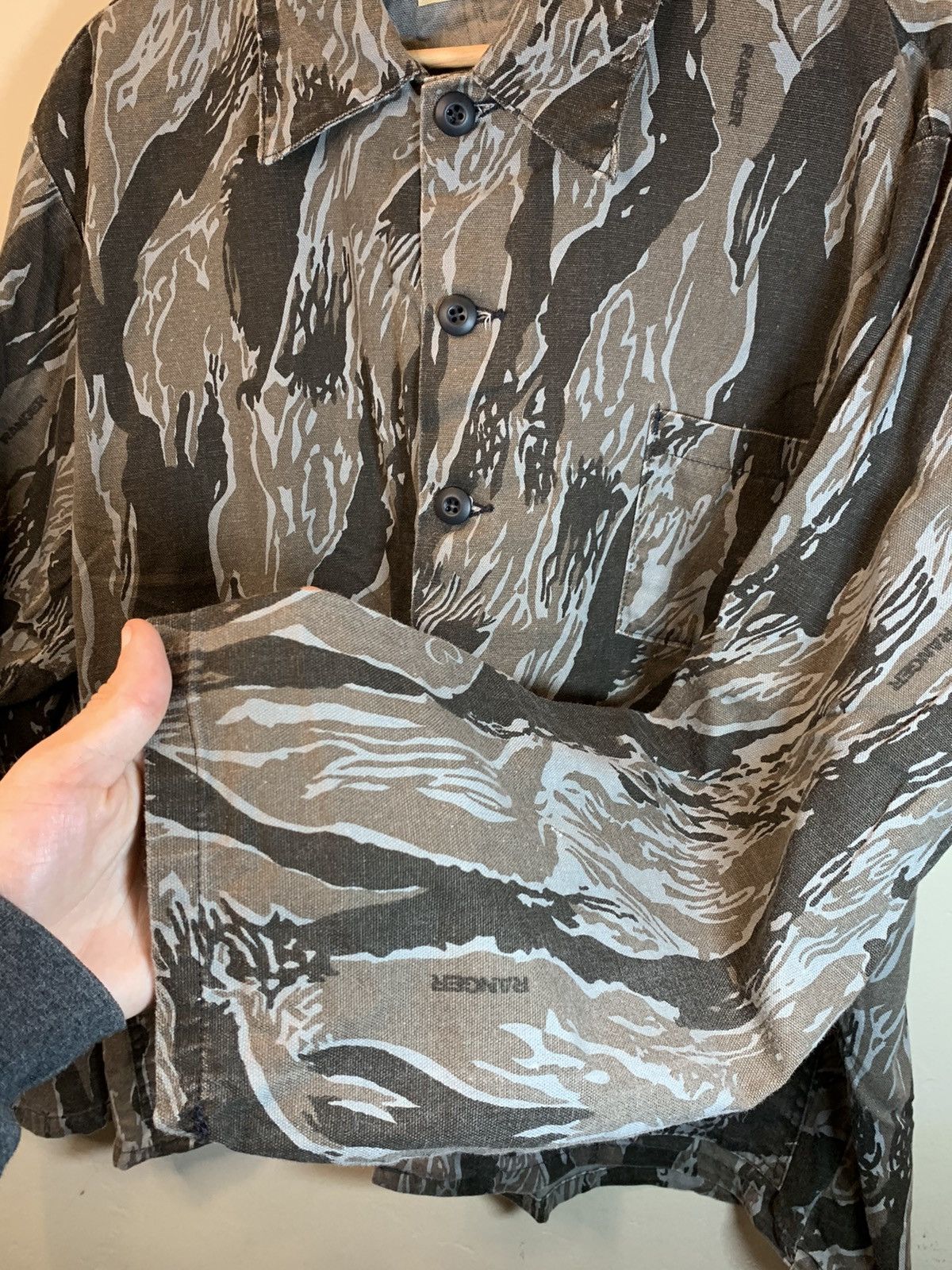 Vintage *RARE* Vintage 70’s Ranger Tiger Camo Button Jacket USA-Made Size US L / EU 52-54 / 3 - 4 Thumbnail