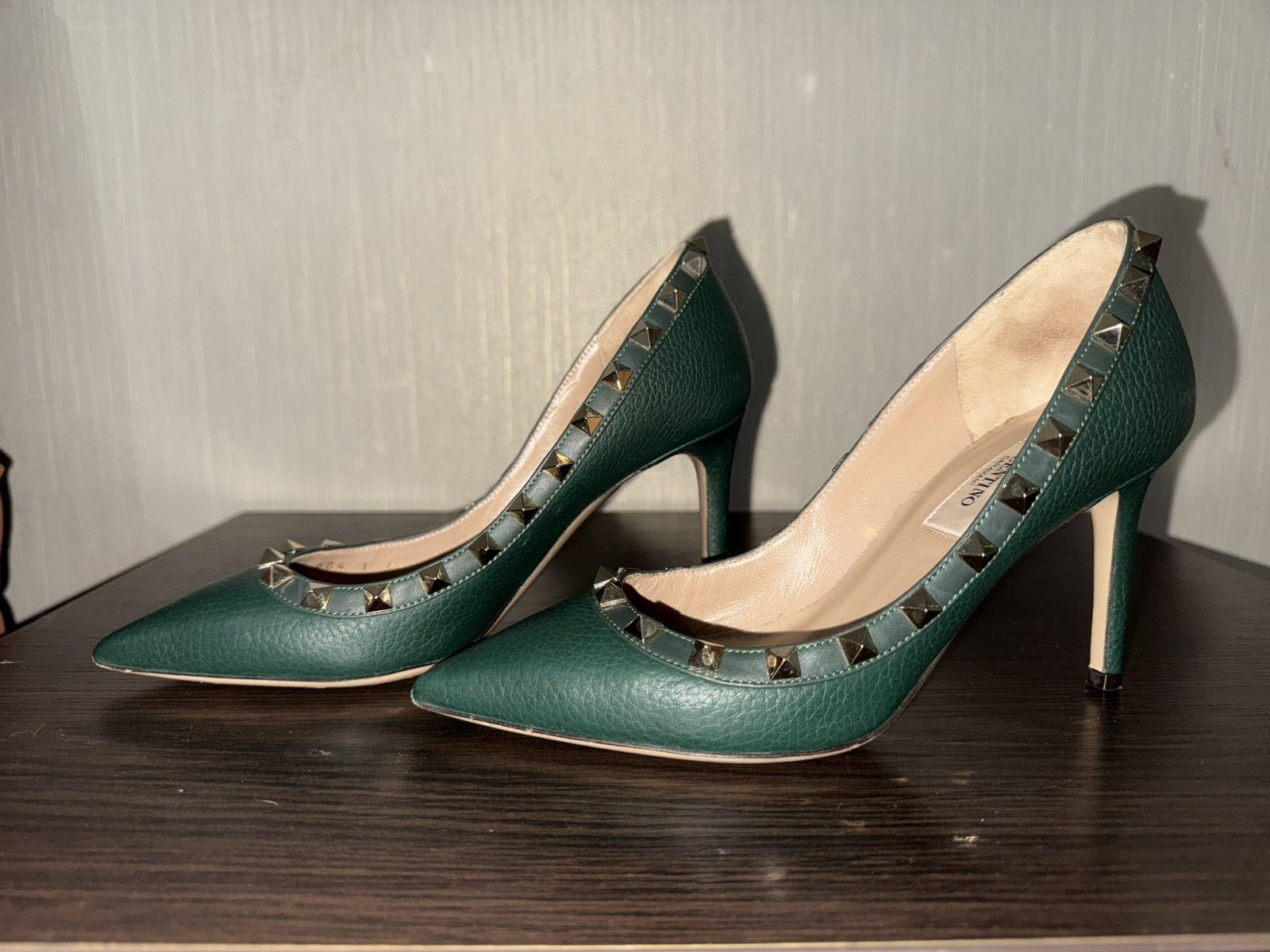 Valentino Valentino Garavani Rockstud leather heels green Size US 4.5 / IT 34.5 - 1 Thumbnail