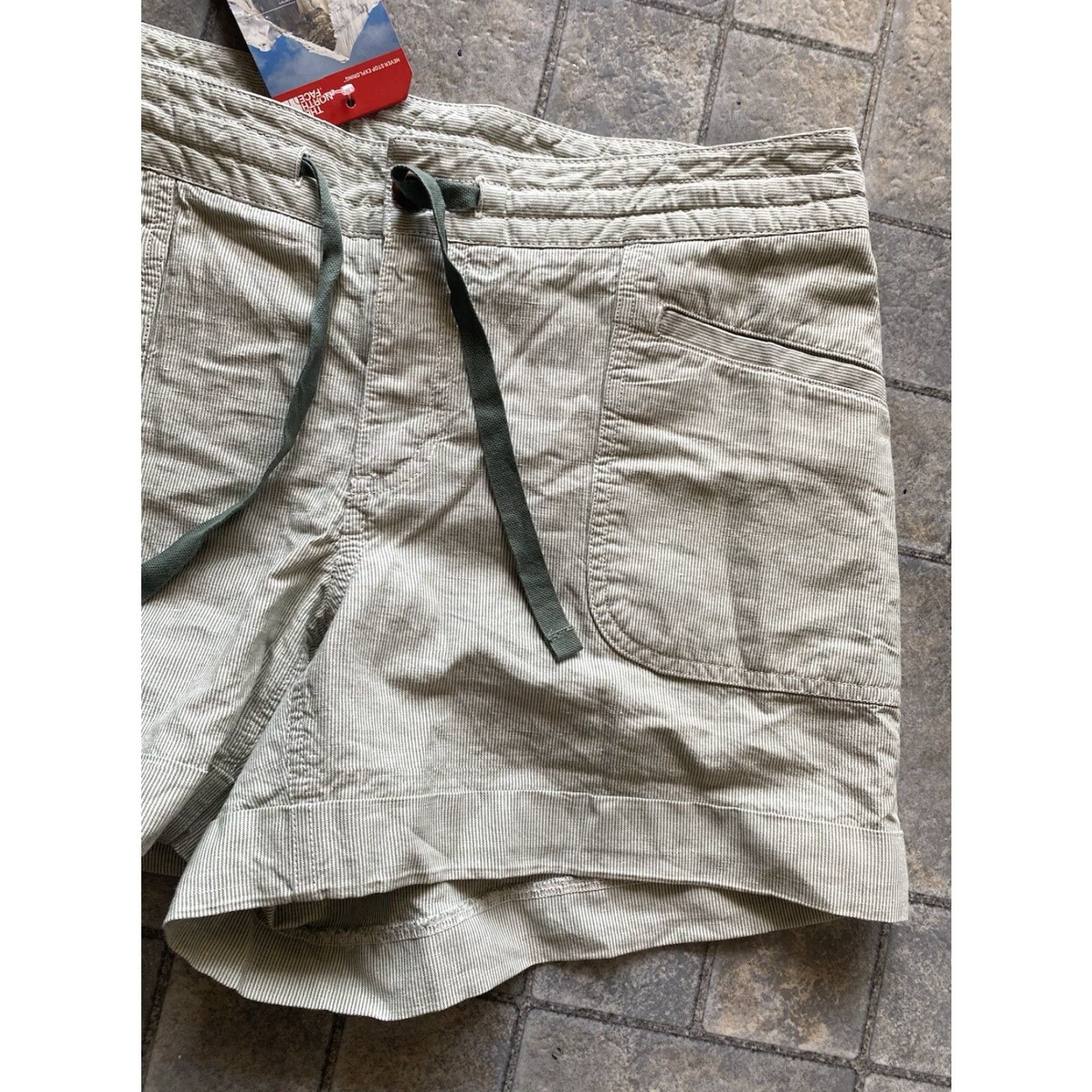 The North Face The North Face Shorts Women's 12 Light Green Wander Free Drawstring Pockets NWT Size 34" / US 12 / IT 48 - 3 Thumbnail