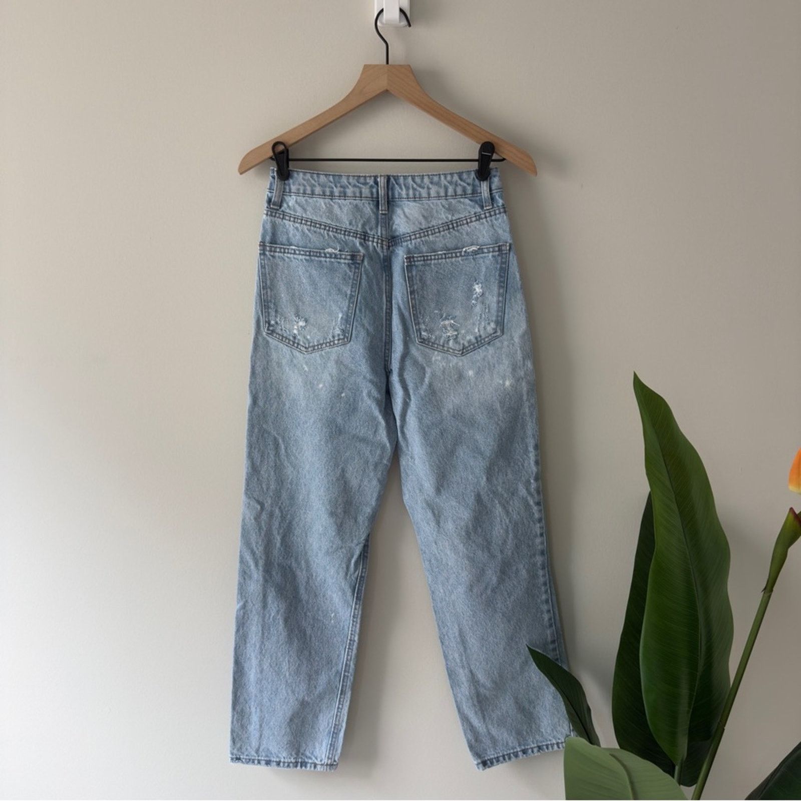 Other No Boundaries Distressed Paint Splatter Light Wash Jeans EUC Size 27" / US 4 / IT 40 - 2 Thumbnail