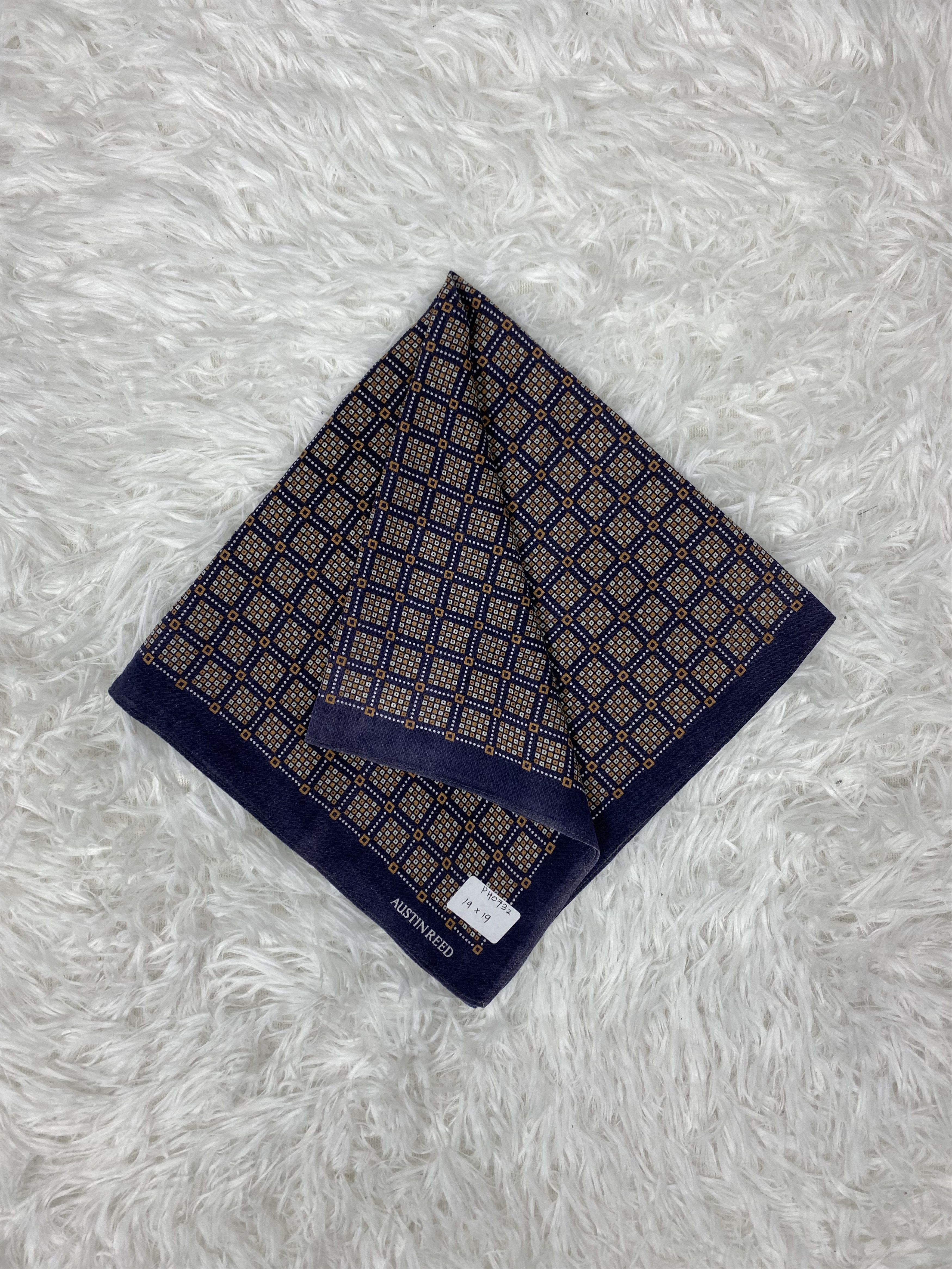 Austin Reed × Vintage Vintage Austin Reed Handkerchief Neckerchief PH0732 Size ONE SIZE - 1 Thumbnail