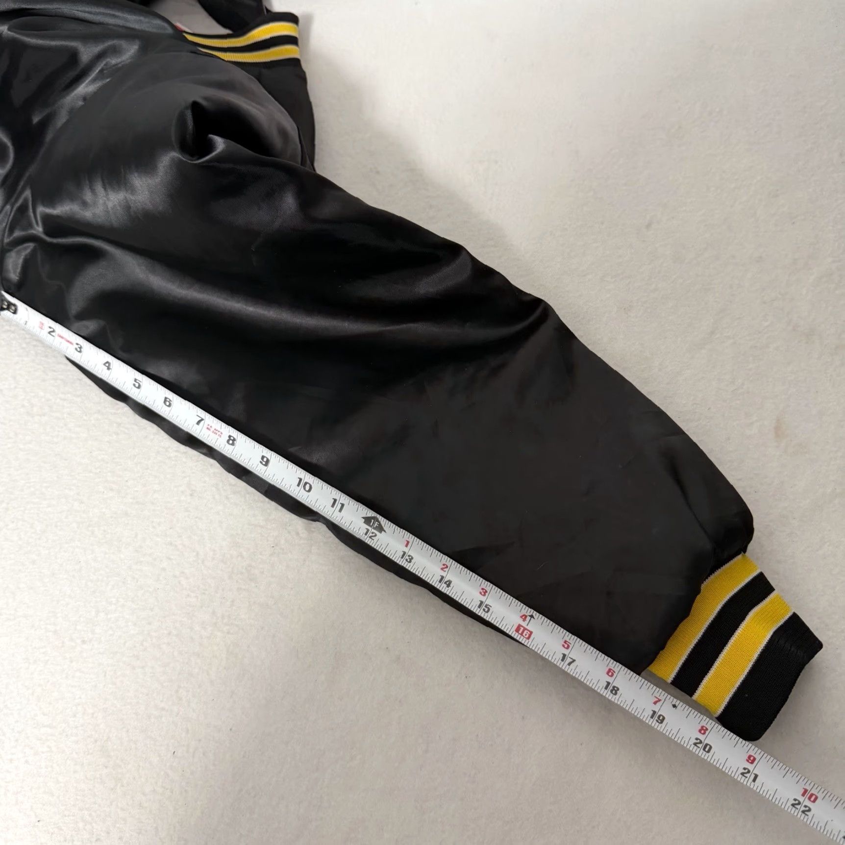 Vintage VINTAGE Swingster Jacket Men L Black Yellow Satin Embroidered Snap Satin Embroidered Swingster Jacket Men L Black Yellow Vintage Snaps Windsucher? Size US L / EU 52-54 / 3 - 5 Thumbnail