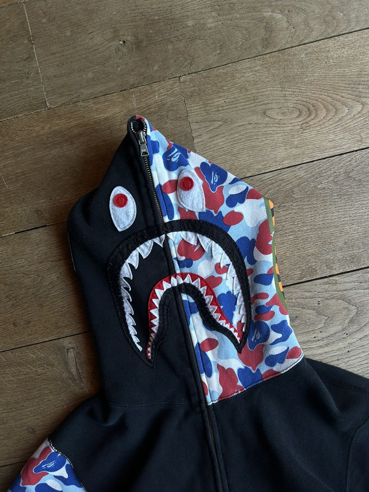 Bape BAPE Shark Camo Paris Limited Edition Full Zip Hoodie Size US L / EU 52-54 / 3 - 5 Thumbnail
