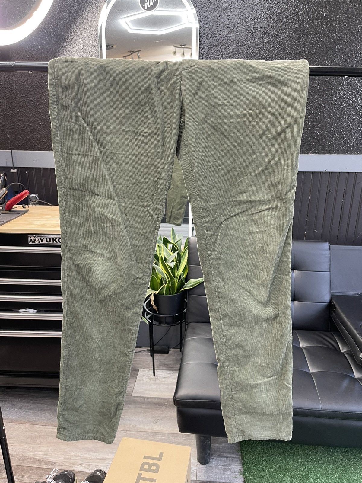 Brunello Cucinelli Brunello Cucinelli green corduroy pants Size US 44 / EU 60 - 1 Thumbnail