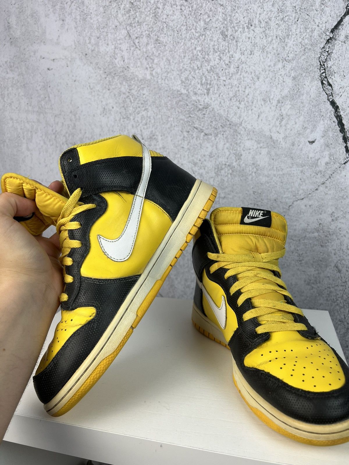 Nike Nike Dunk High Varsity Yellow White Black Wu-Tang Goldenrod Size US 9 / EU 42 - 13 Thumbnail