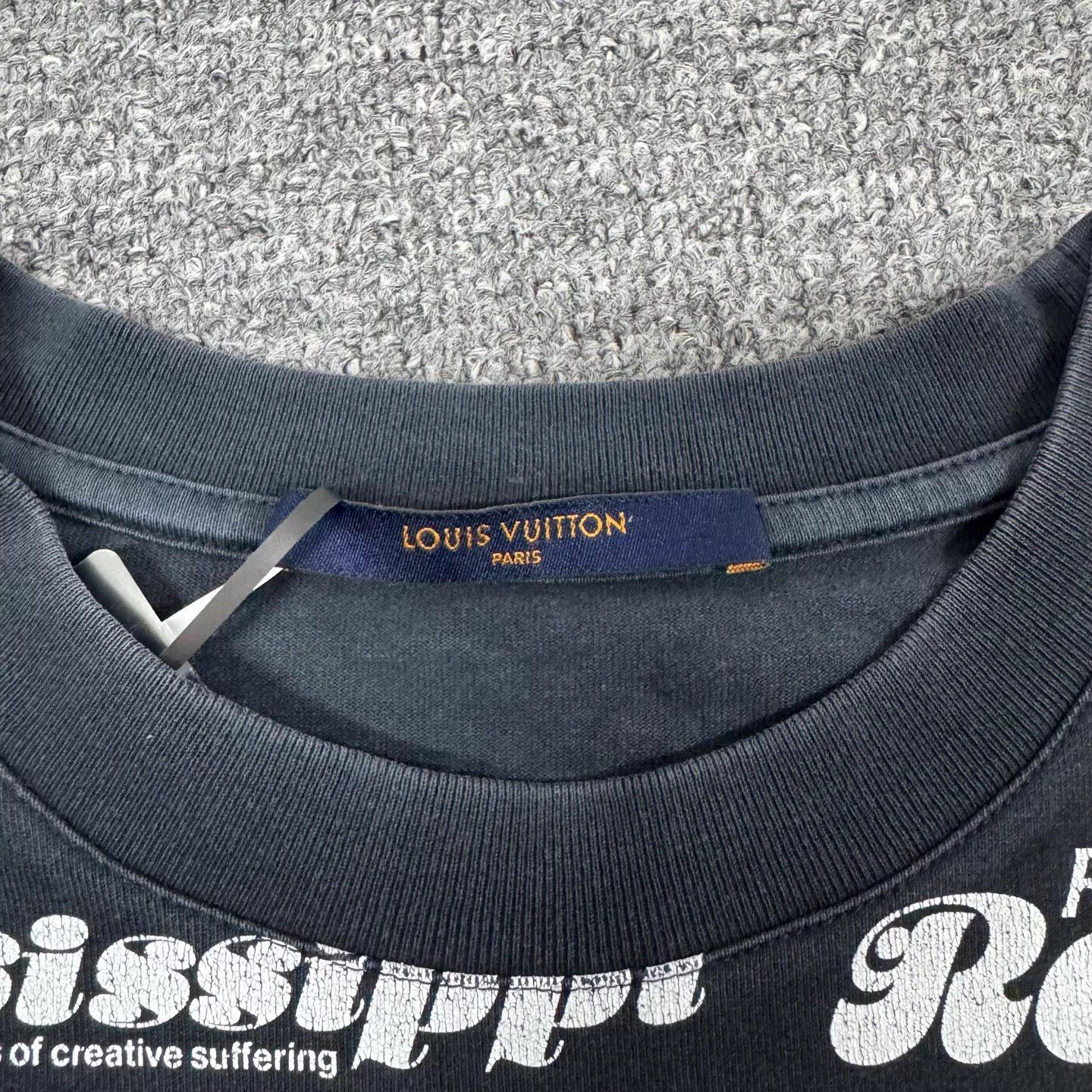 Louis Vuitton LV Billboard All Over Print Classic S T-shirt 99New Size US S / EU 44-46 / 1 - 4 Thumbnail