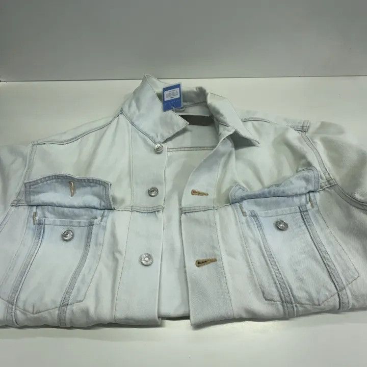 Balenciaga Balenciaga Embroidered Logo Denim Jacket Light Blue 0079-25 Size US S / EU 44-46 / 1 - 9 Thumbnail