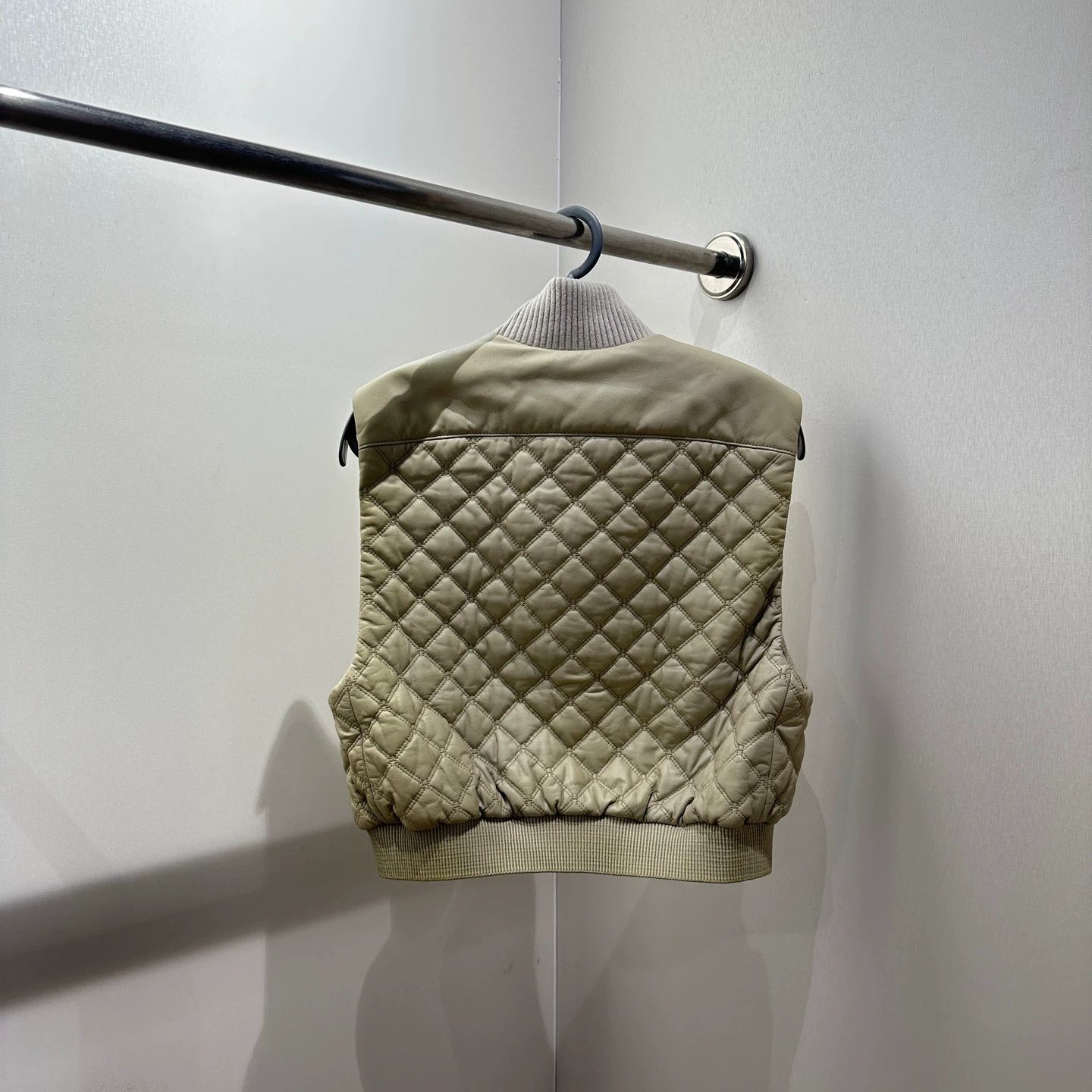 Hermes Hermes jan741 Quilted Logo Leather Paneled Vest 36 Size XS / US 0-2 / IT 36-38 - 2 Thumbnail