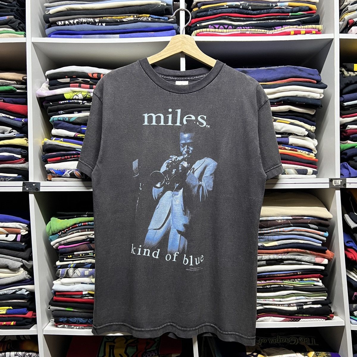 Band Tees ⚔️ ONE SHOT DROP – VTG MILES M // W20 L28.5 Size US M / EU 48-50 / 2 - 1 Thumbnail