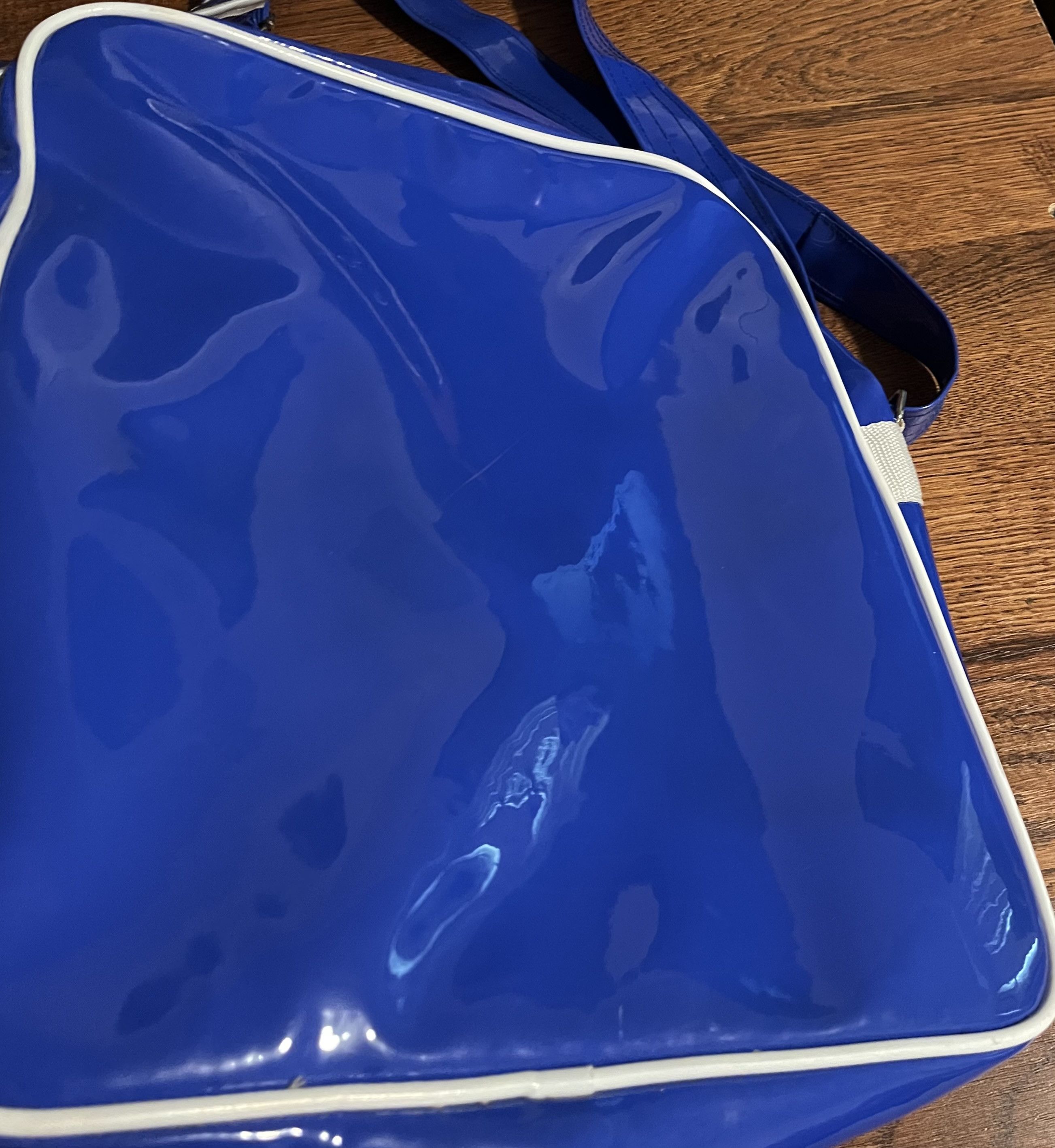 Bape A Bathing Ape Vinyl Messenger Bag Ape Head Logo Shoulder Bag Size ONE SIZE - 7 Thumbnail