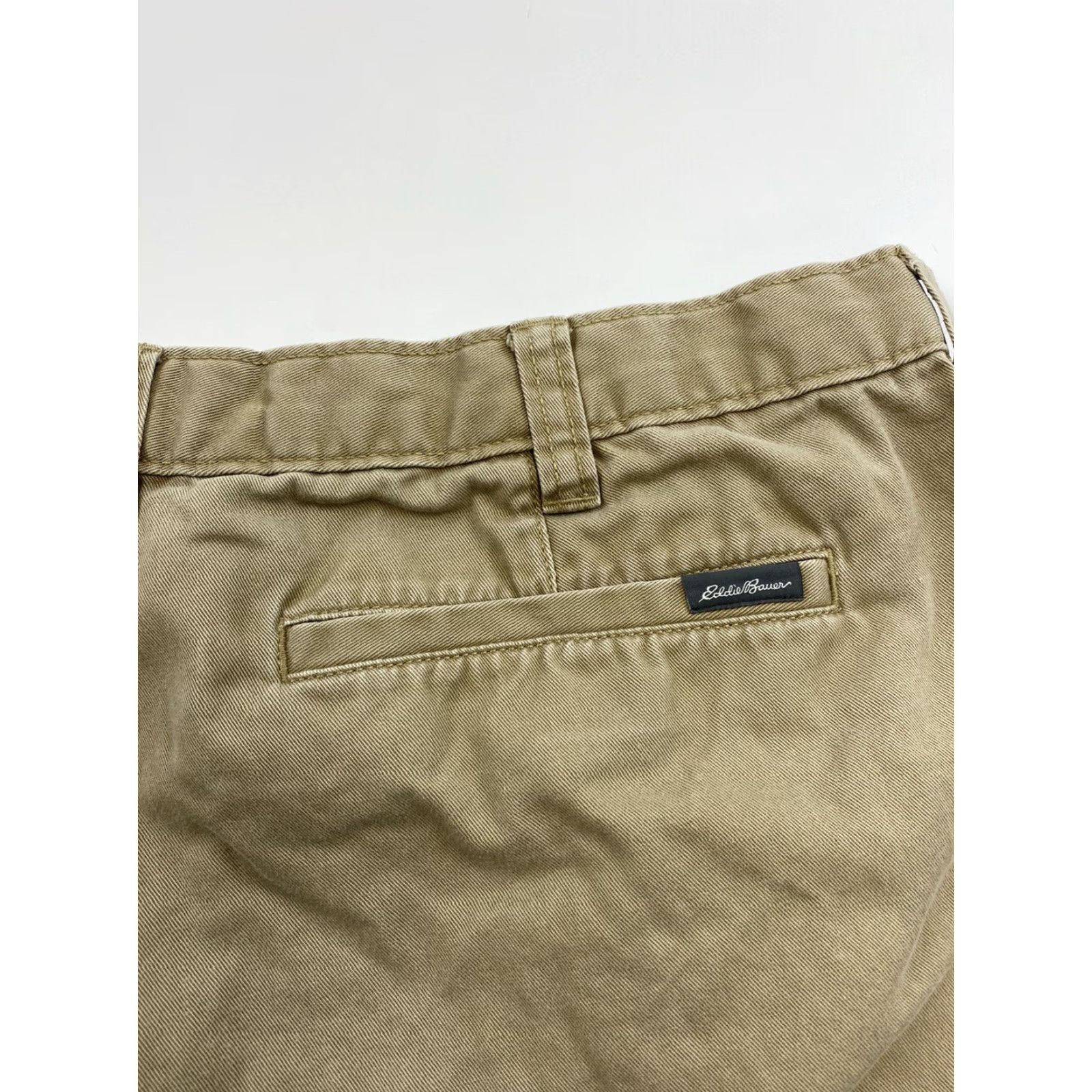 Eddie Bauer Eddie Bauer Chino Shorts Mens 36 Khaki Beige Solid Chino 36 Mens Size US 36 / EU 52 - 3 Thumbnail