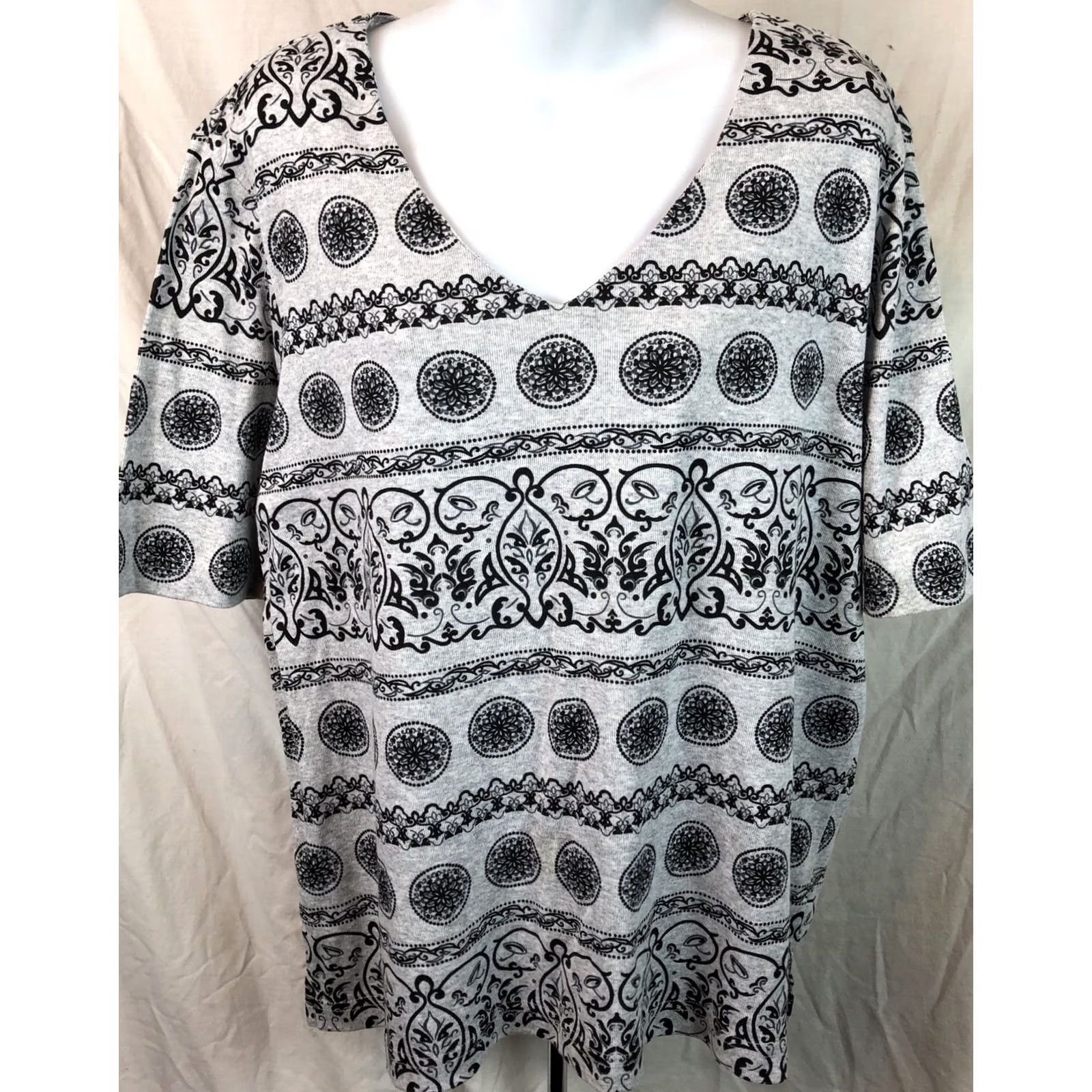Vintage Fashion Bug Top T-Shirt Gray/Black 18/20 W Short Sleeve Geo tribal boho abstract Size XXL / US 16-18 / IT 52-54 - 5 Thumbnail