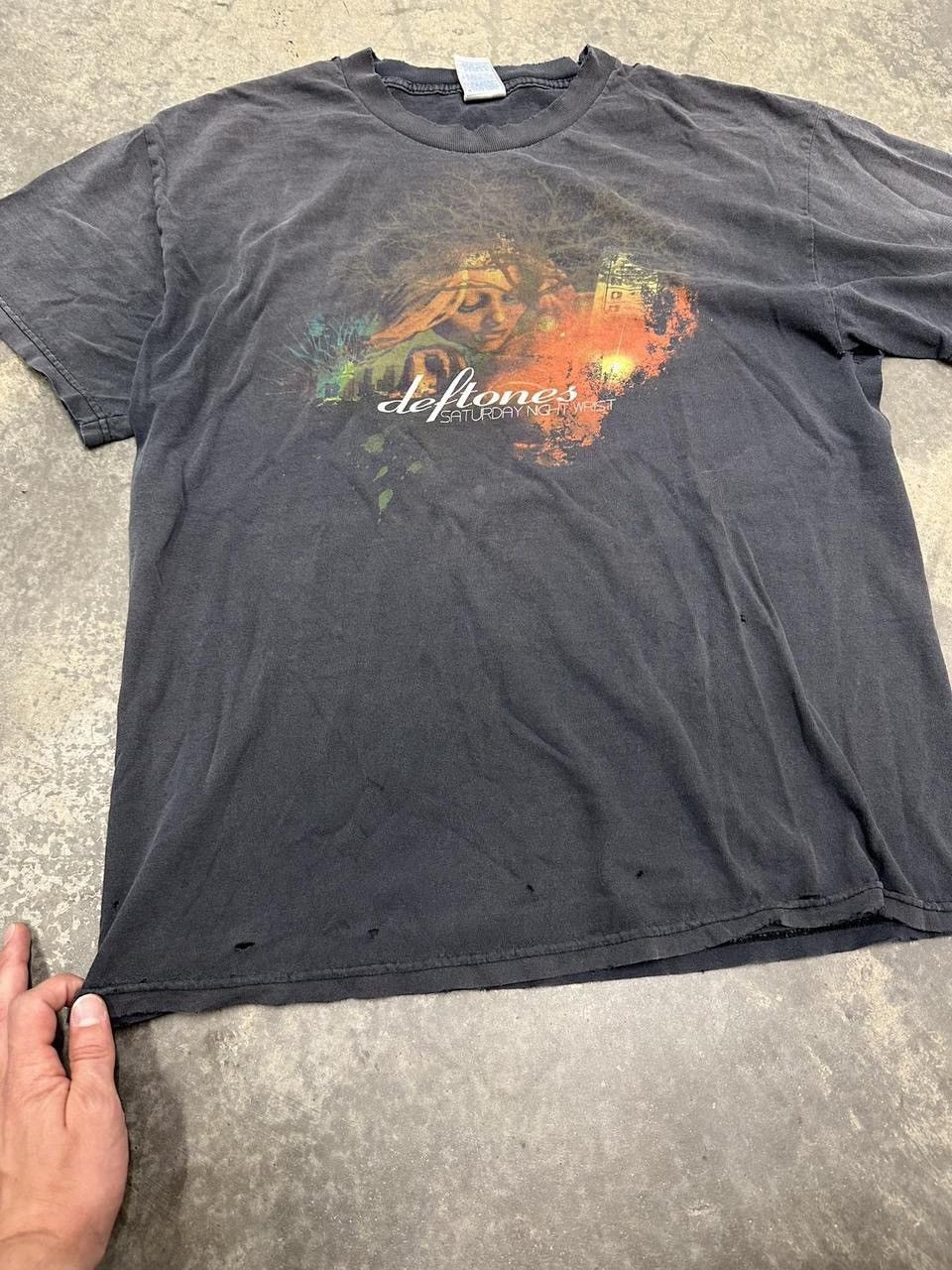 Band Tees Vintage Deftones Saturday Night Wrist Graphic Shirt Size L Size US L / EU 52-54 / 3 - 3 Thumbnail