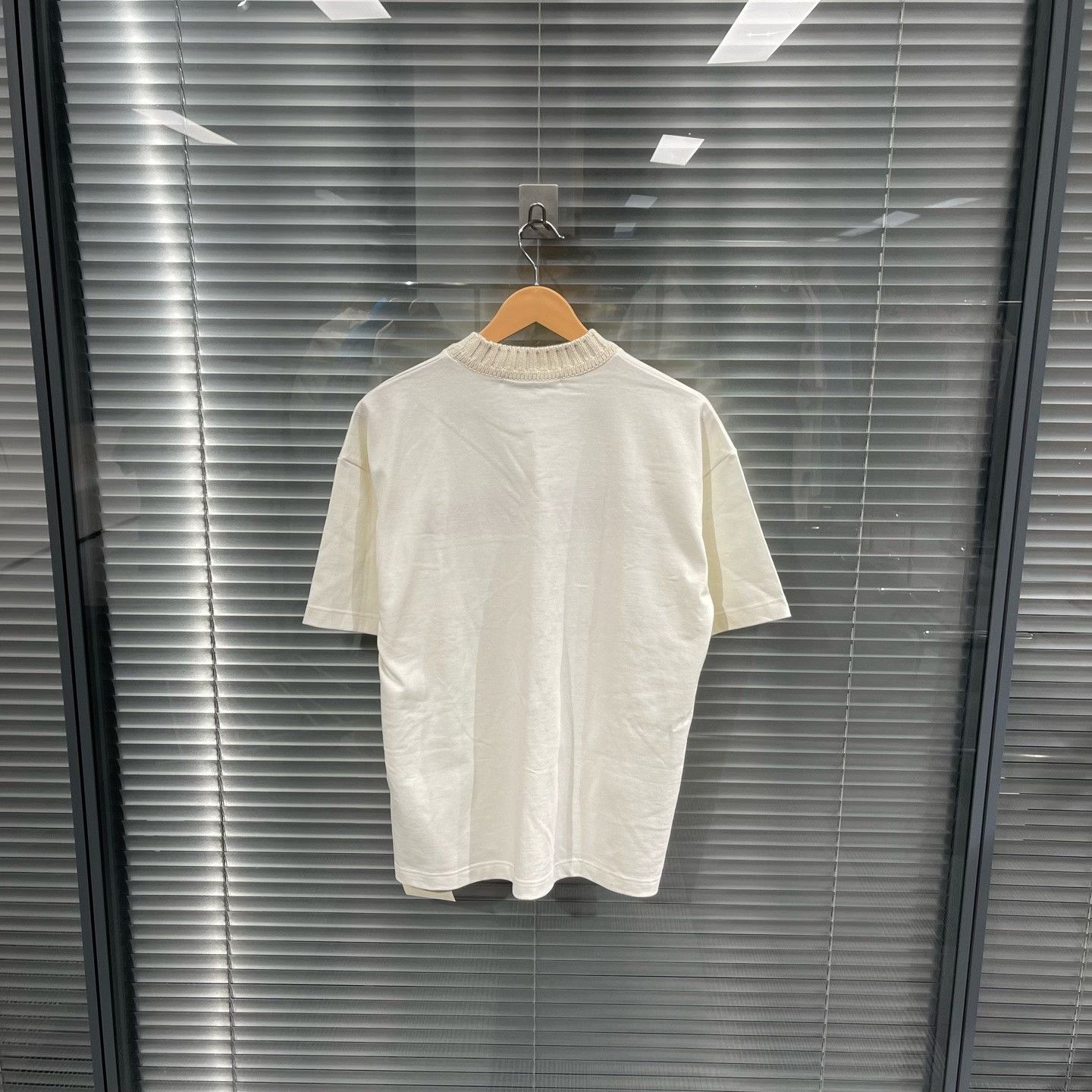 Louis Vuitton Louis Vuitton Knit Collar Signature Logo Embroidery T-Shirt Size US XS / EU 42 / 0 - 2 Thumbnail