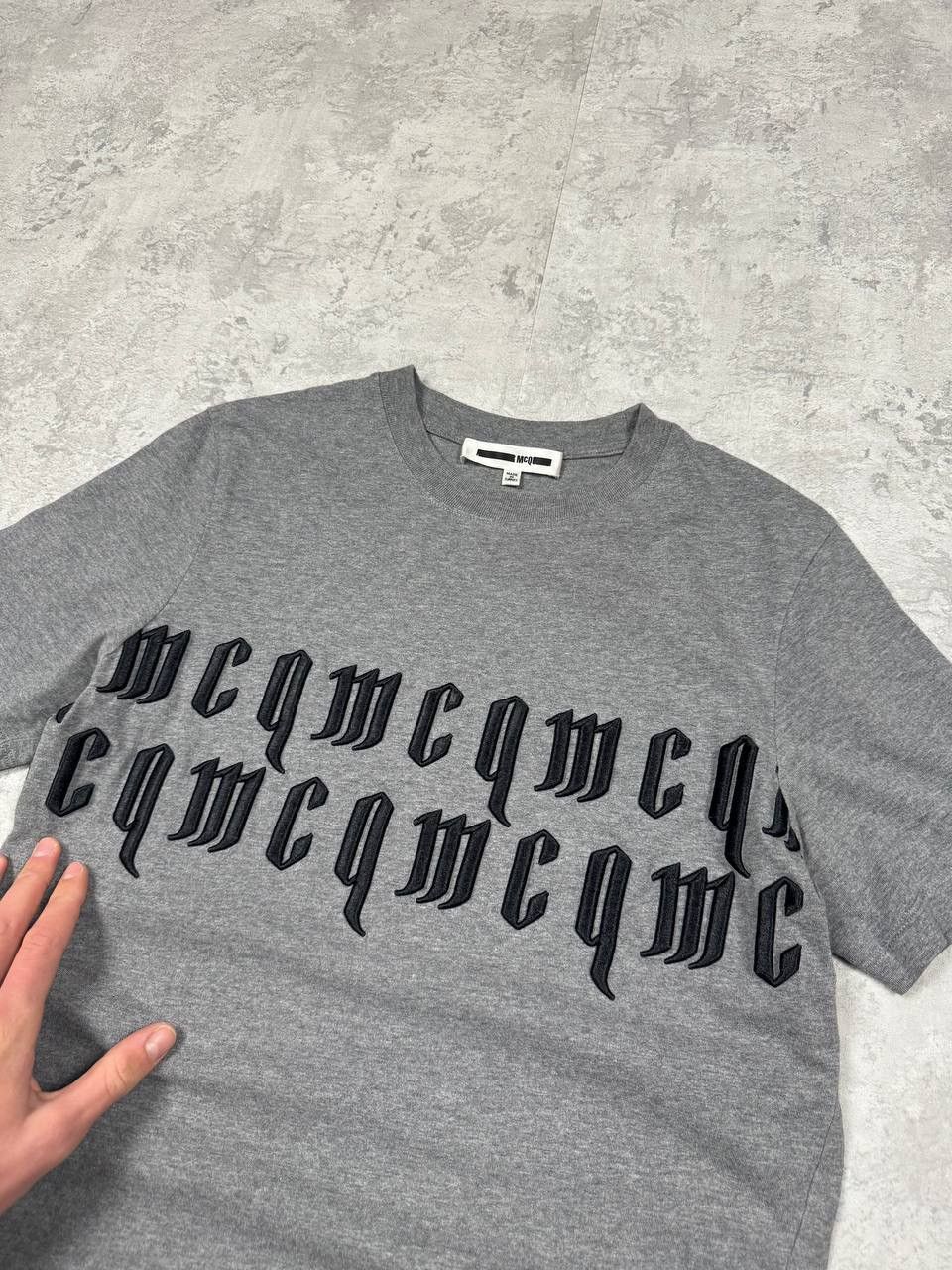 Alexander McQueen MCQ Mens Gray T-Shirt Big Embroidered Logo Size L Size US L / EU 52-54 / 3 - 4 Thumbnail