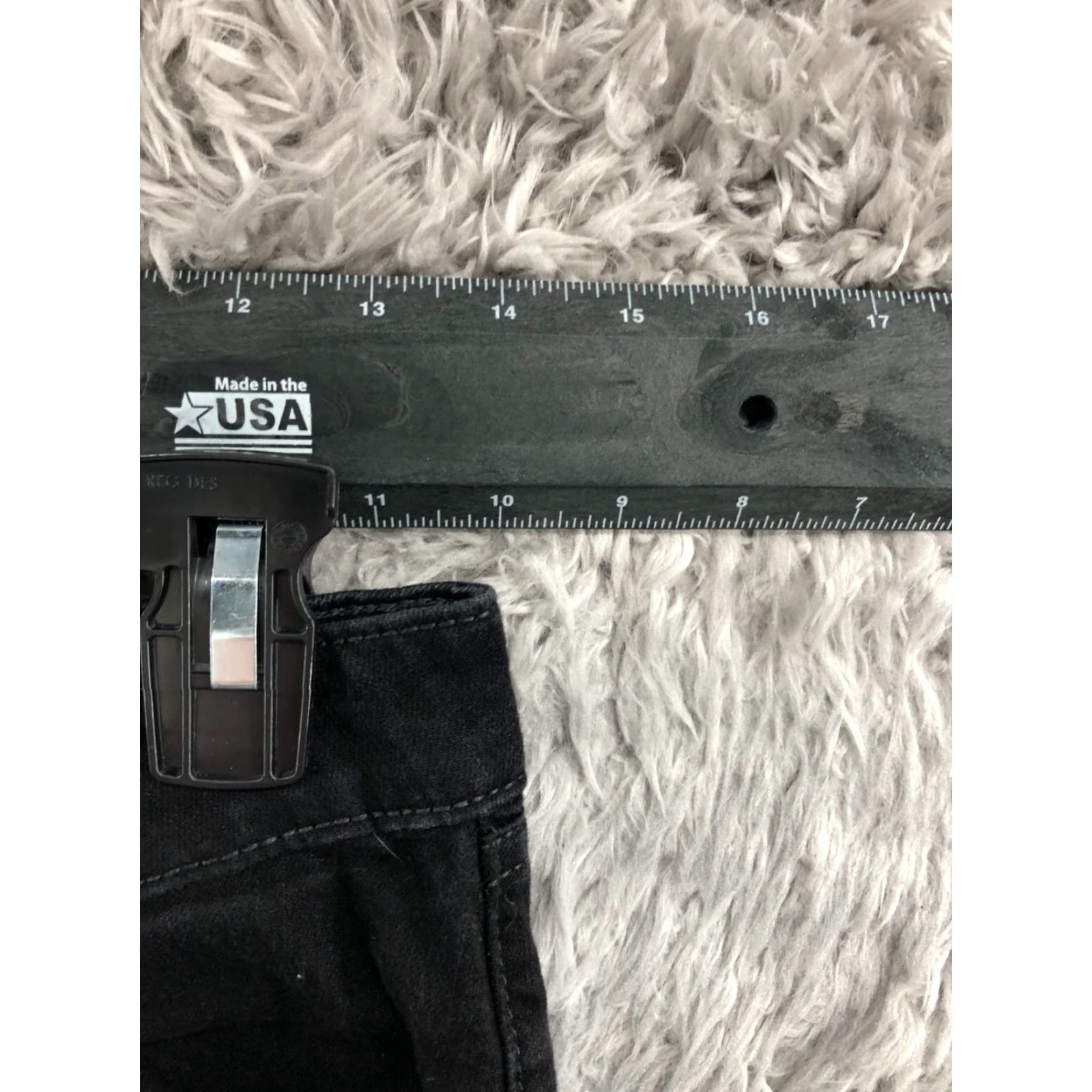 Levi's Levi's Bold Curve Straight Jeans Womens Dark Wash Black 27 Regular Denim 5-Pocket Levi's 500 Series Vintage? No (But avoid). Size 27" / US 4 / IT 40 - 2 Thumbnail