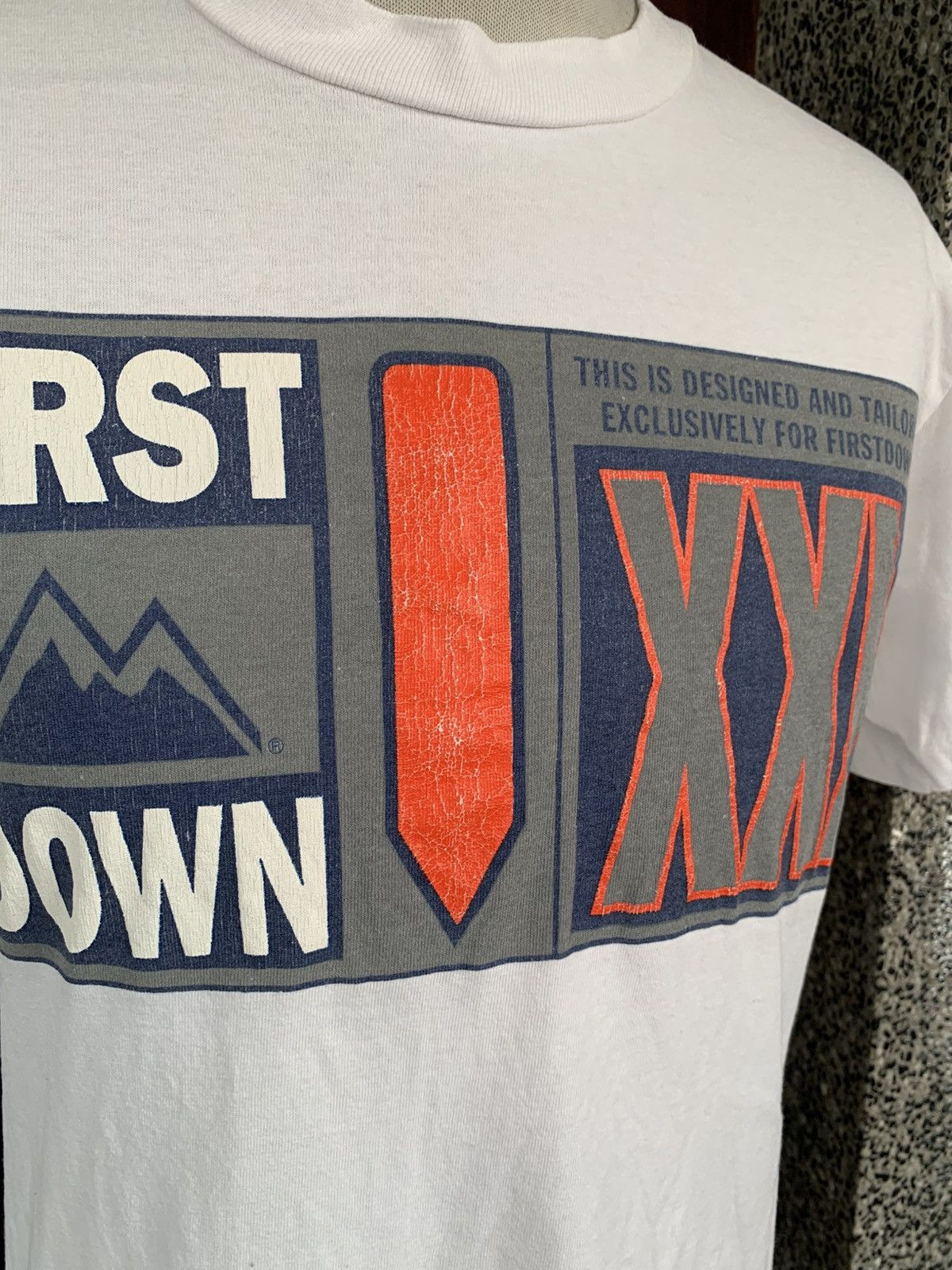 Vintage Vintage 90s First Down Big Logo T Shirt Size US M / EU 48-50 / 2 - 5 Thumbnail