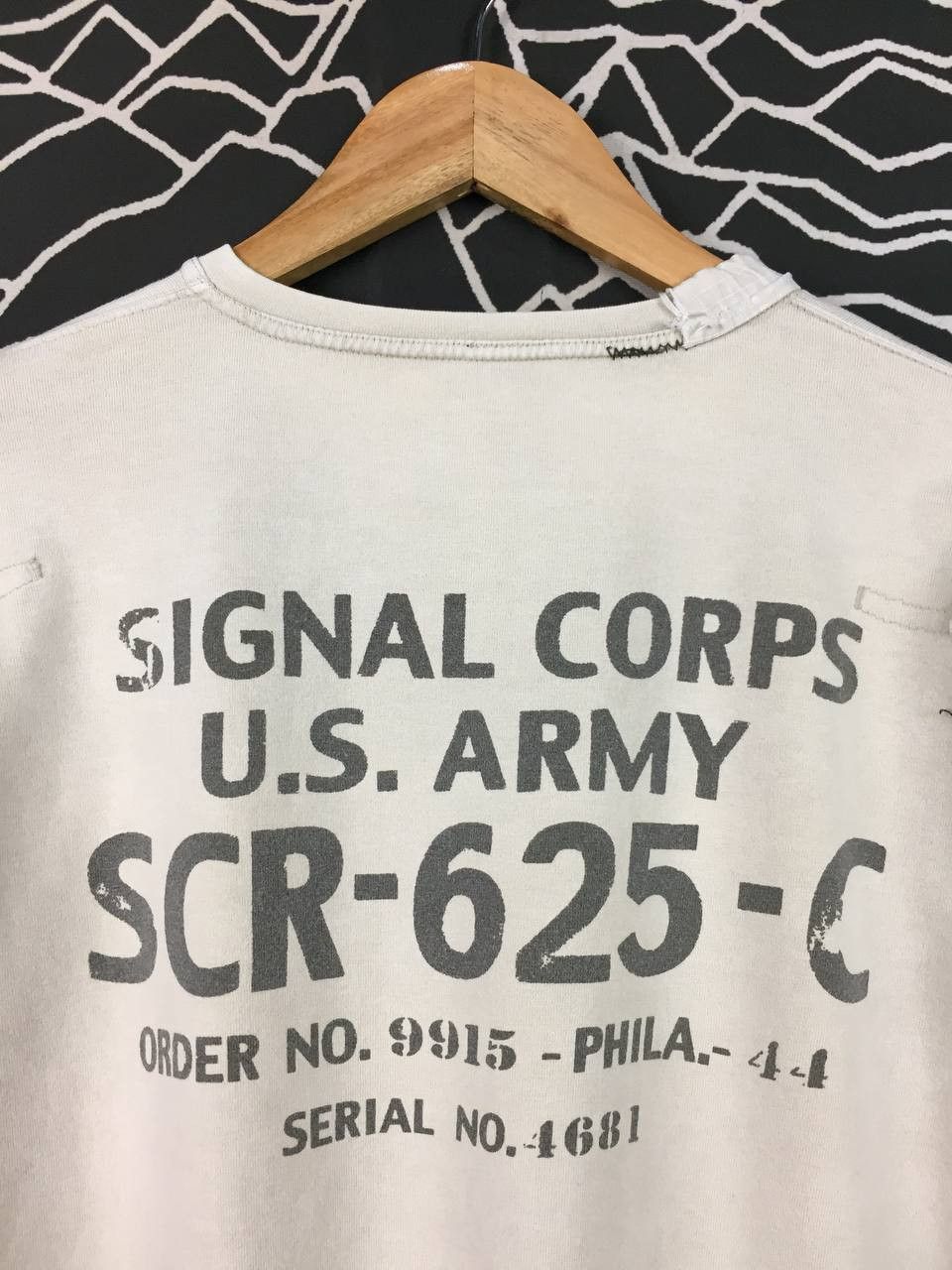 Avirex Vtg Avirex Signal Corps U.S. Army Military Aesthetic Tee Size US L / EU 52-54 / 3 - 12 Thumbnail