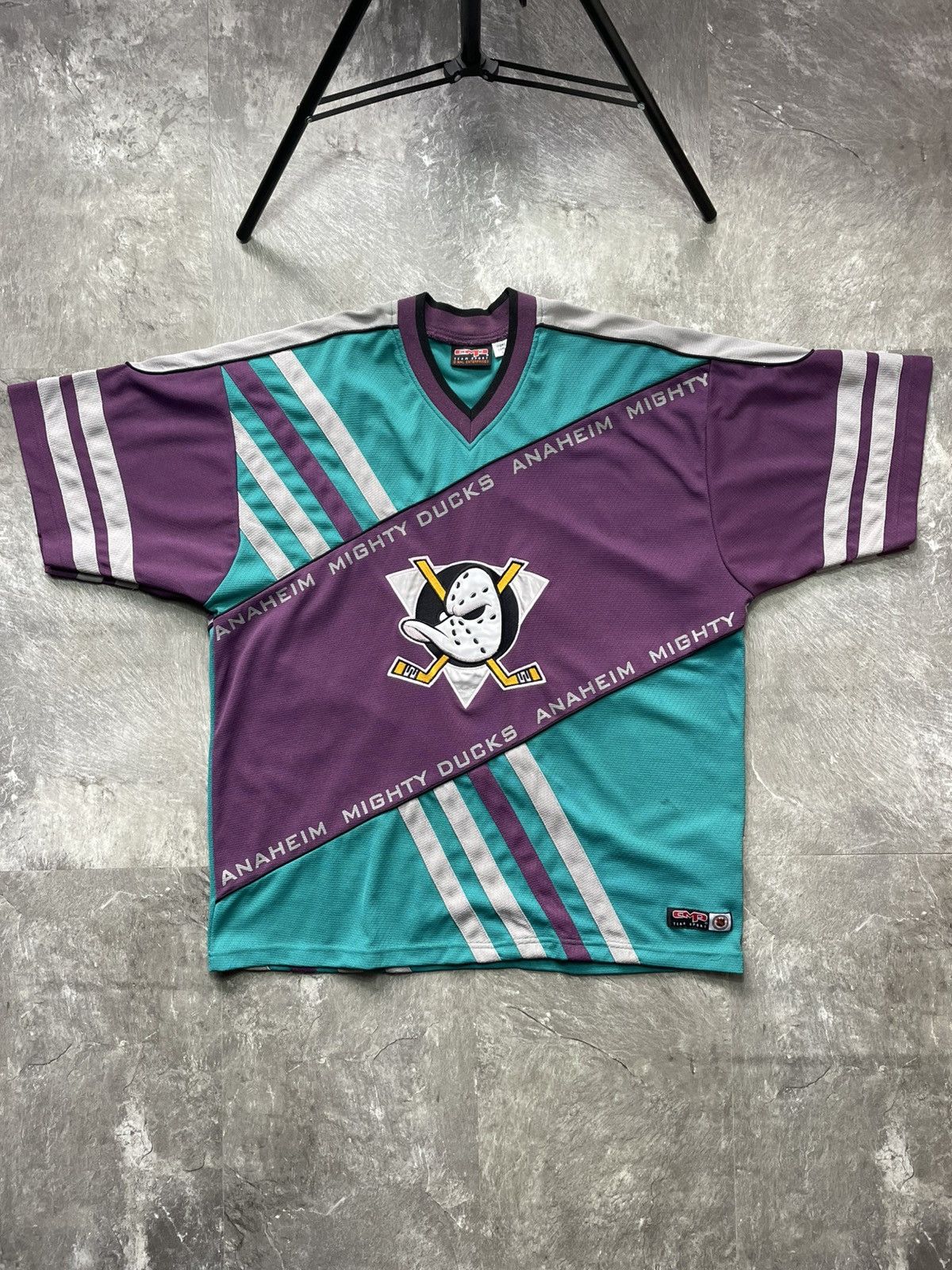 NHL Vintage 90s Anaheim Mighty Ducks NHL jersey Size US L / EU 52-54 / 3 - 1 Thumbnail