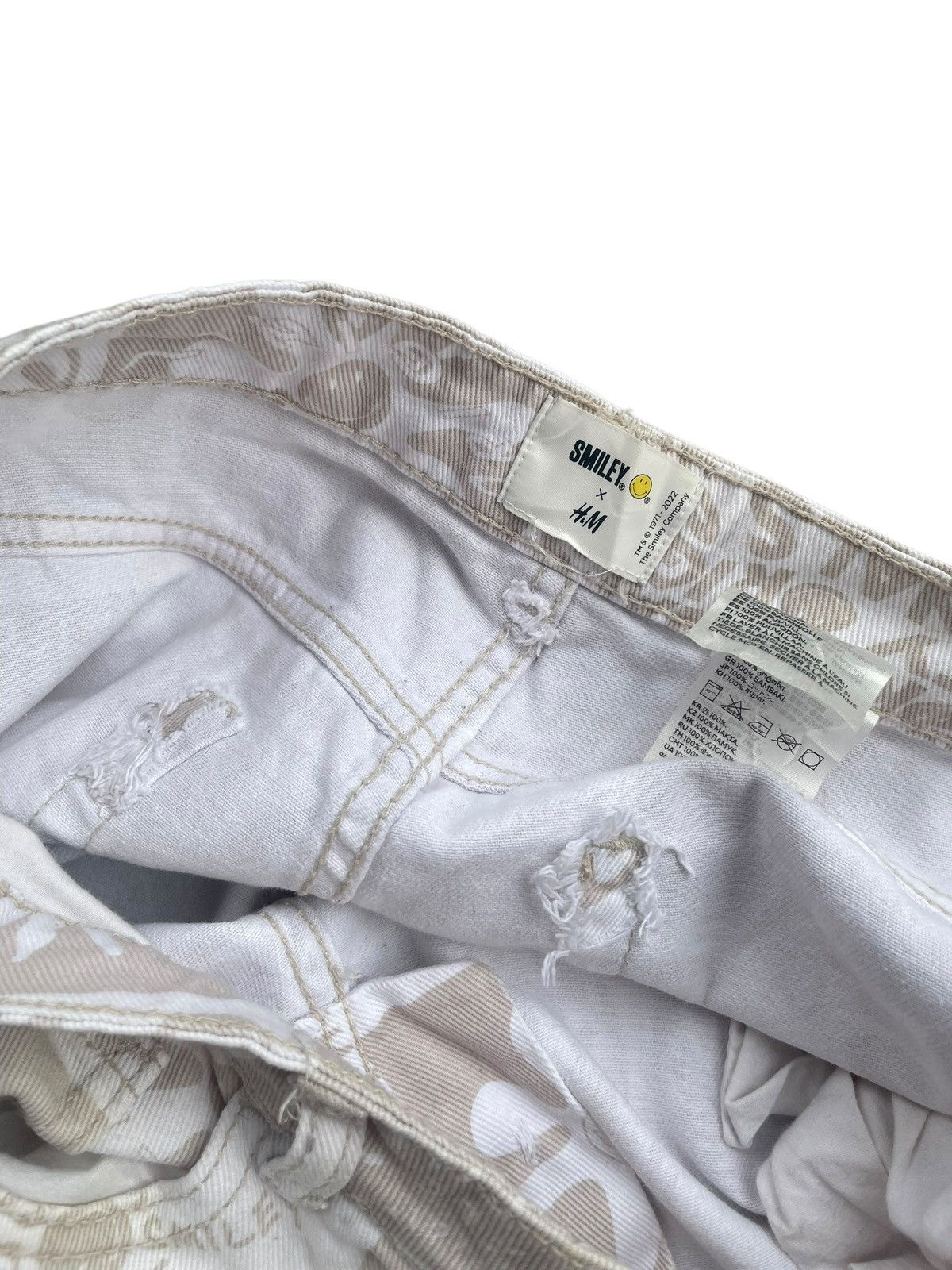 Designer × H&M Smiley x H&M AOP Denim Size 31" - 6 Thumbnail