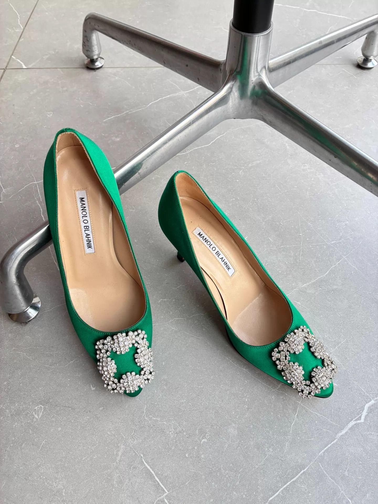 Manolo Blahnik MB Green Satin Crystal Buckle Pointed Toe Heels 7cm 36 Size US 5.5 / IT 35.5 - 1 Thumbnail