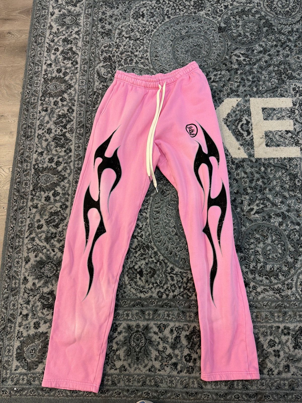 Hellstar Capsule 11 Flare フレアパンツ Hellstar Studios Flare Sweatpants Black | Restock AR