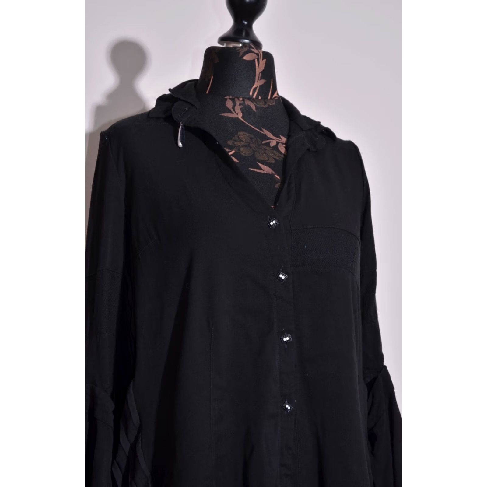 Vintage Elisa Cavaletti BLU Women’s Black Long Sleeve Blouse Shirt UK8 D34 IT40 Shirt Adult XS? (note: original title lacks size label mapping) Size M / US 6-8 / IT 42-44 - 3 Thumbnail