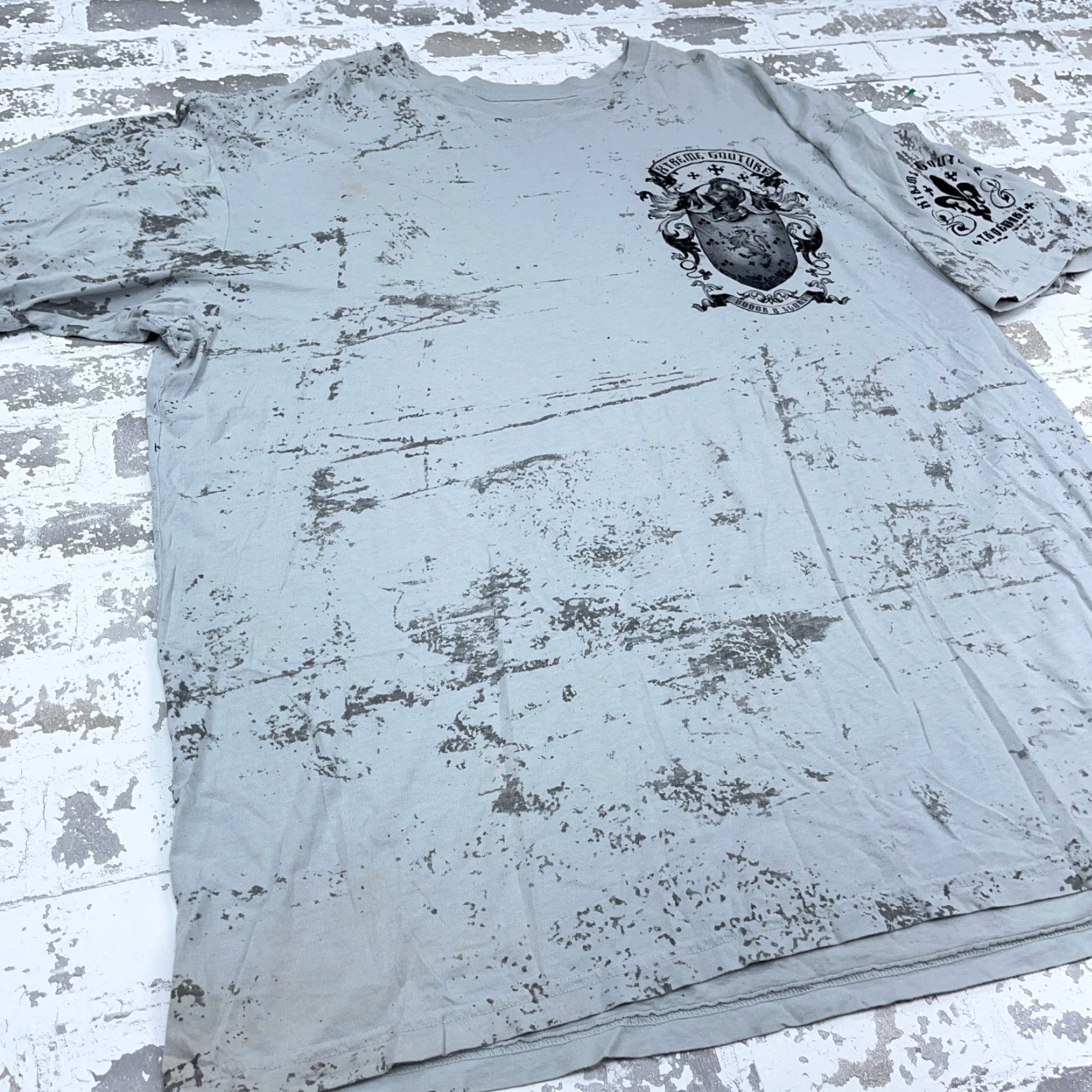Vintage Xtreme Couture By Affliction T-Shirt Men 3XL Gray Graphic Print Gothic Grunge Skull USA 90s style Shirt Mens Size US XXL / EU 58 / 5 - 7 Thumbnail