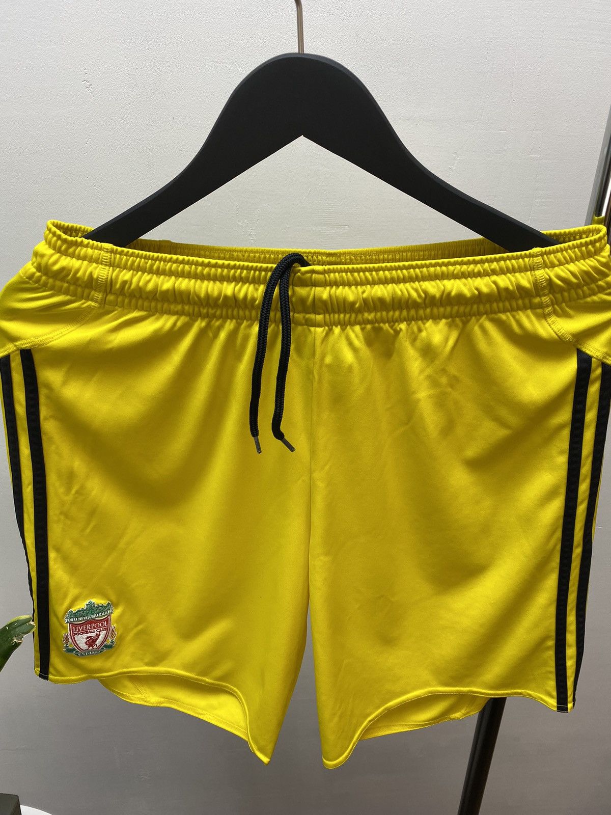 New Balance Adidas 2009 2010 Liverpool Goalkeeper Soccer Shorts Size US 32 / EU 48 - 5 Thumbnail