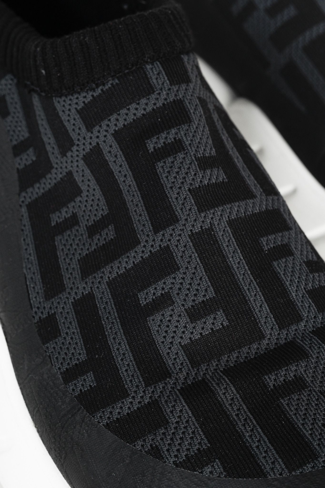 Fendi Fendi Grey & Black Forever Fendi FF Motif Slip-On Sneakers Size US 9 / EU 42 - 7 Thumbnail