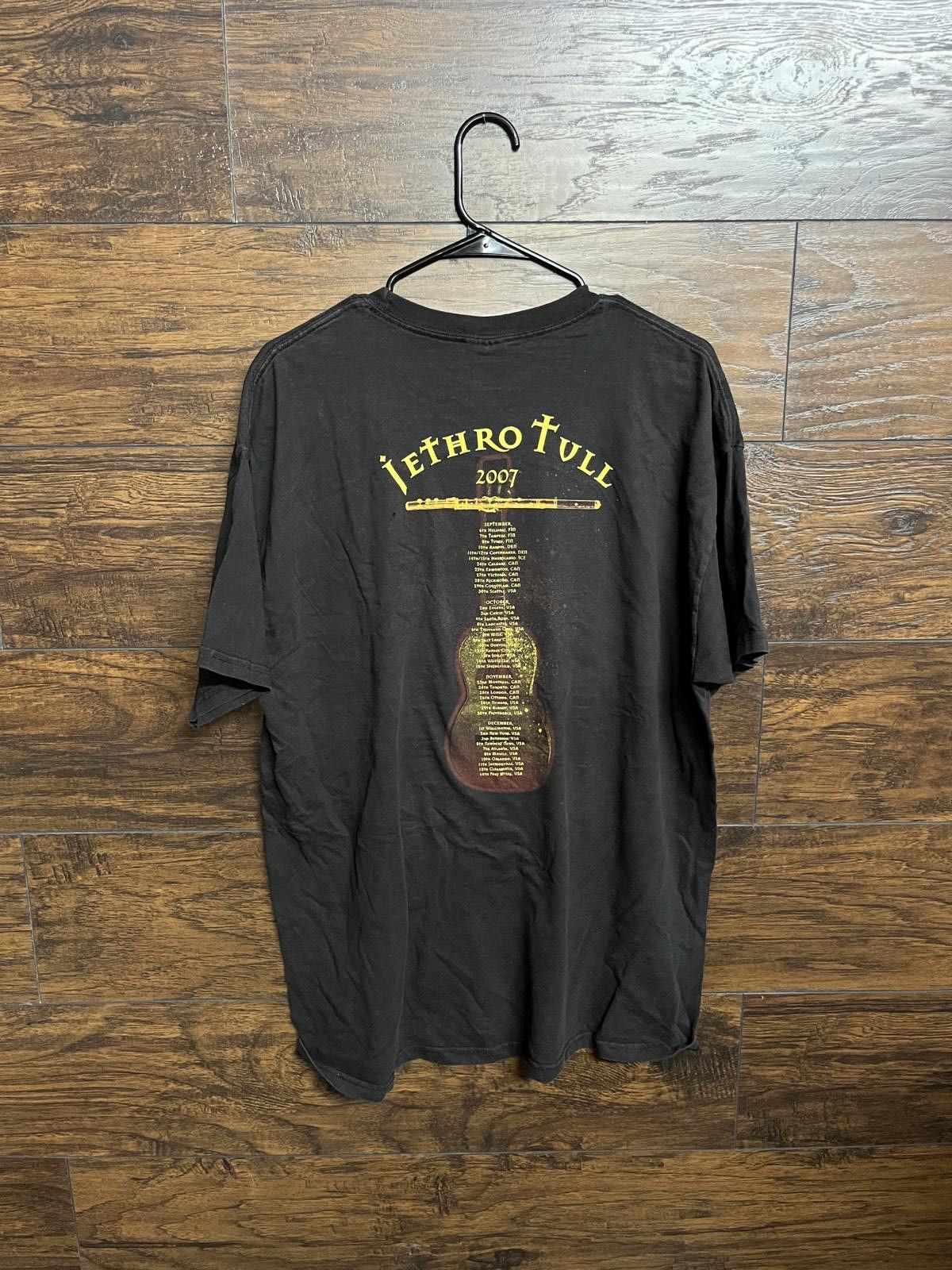 Designer Vintage Jethro Tull T-shirt 2007 Tour - Broadsword Logo -XL Size US XL / EU 56 / 4 - 2 Thumbnail
