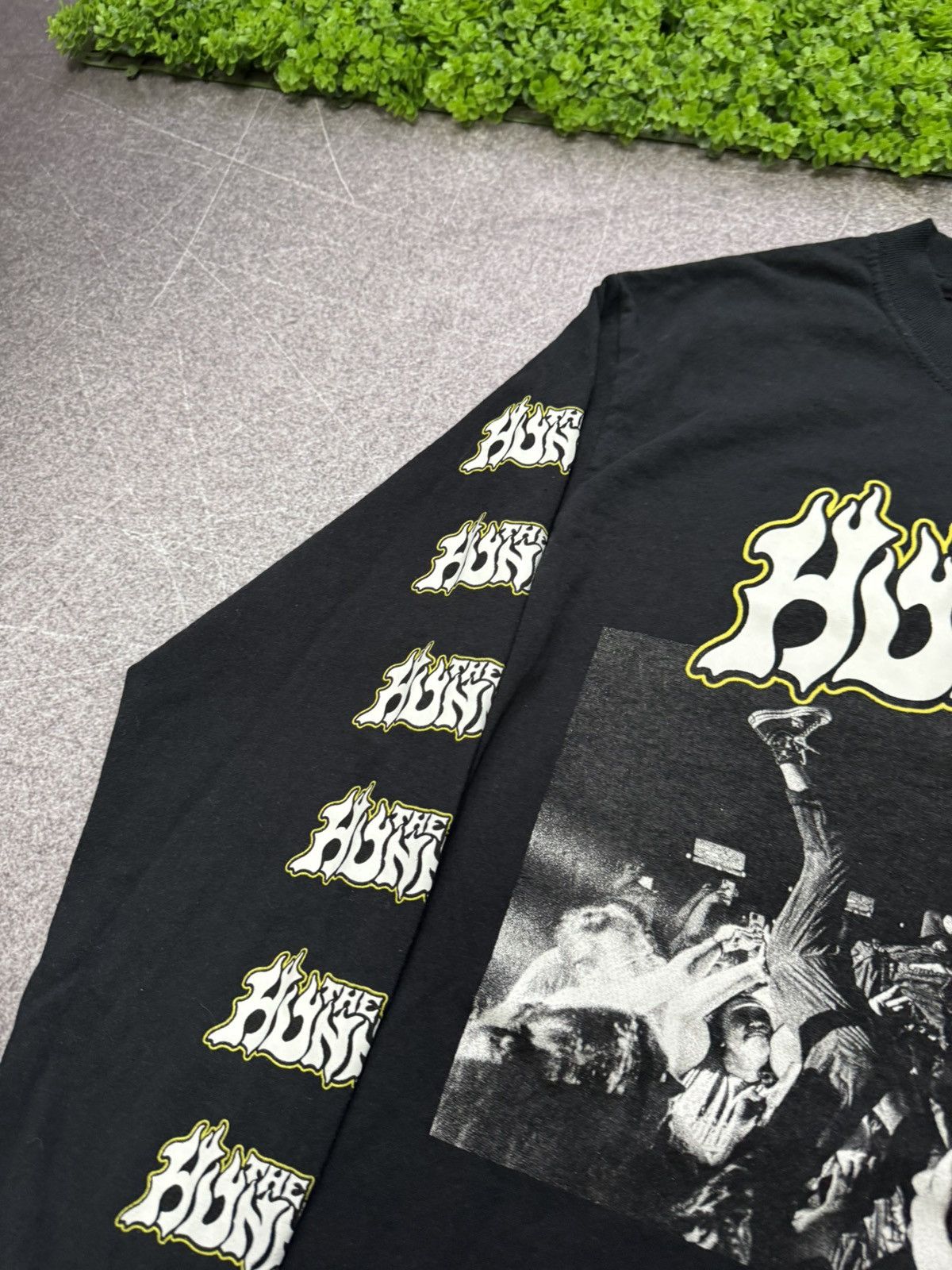 Band Tees The Hunna 2023 Europe tour Long Sleeve band shirt Size US S / EU 44-46 / 1 - 9 Thumbnail